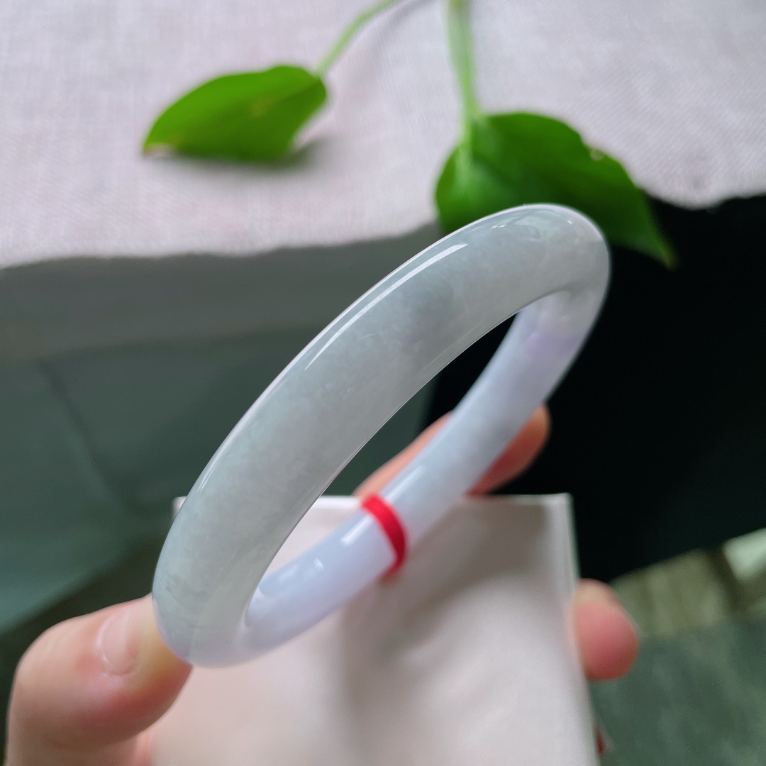 59.2/11.1，圆条，圆润饱满，种老，水头好，佩戴时尚美观，无裂，ss51877a