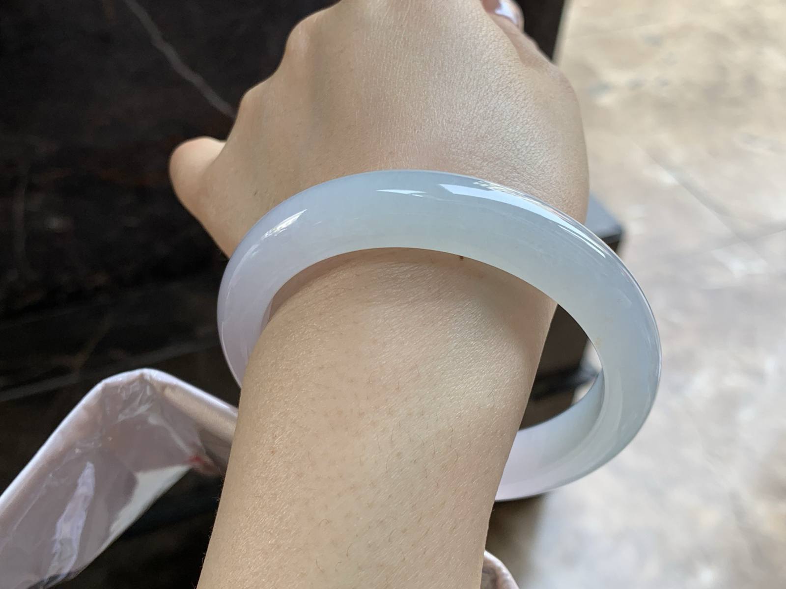 60-12.4-9

冰手镯^_^底子细腻干净 种水好