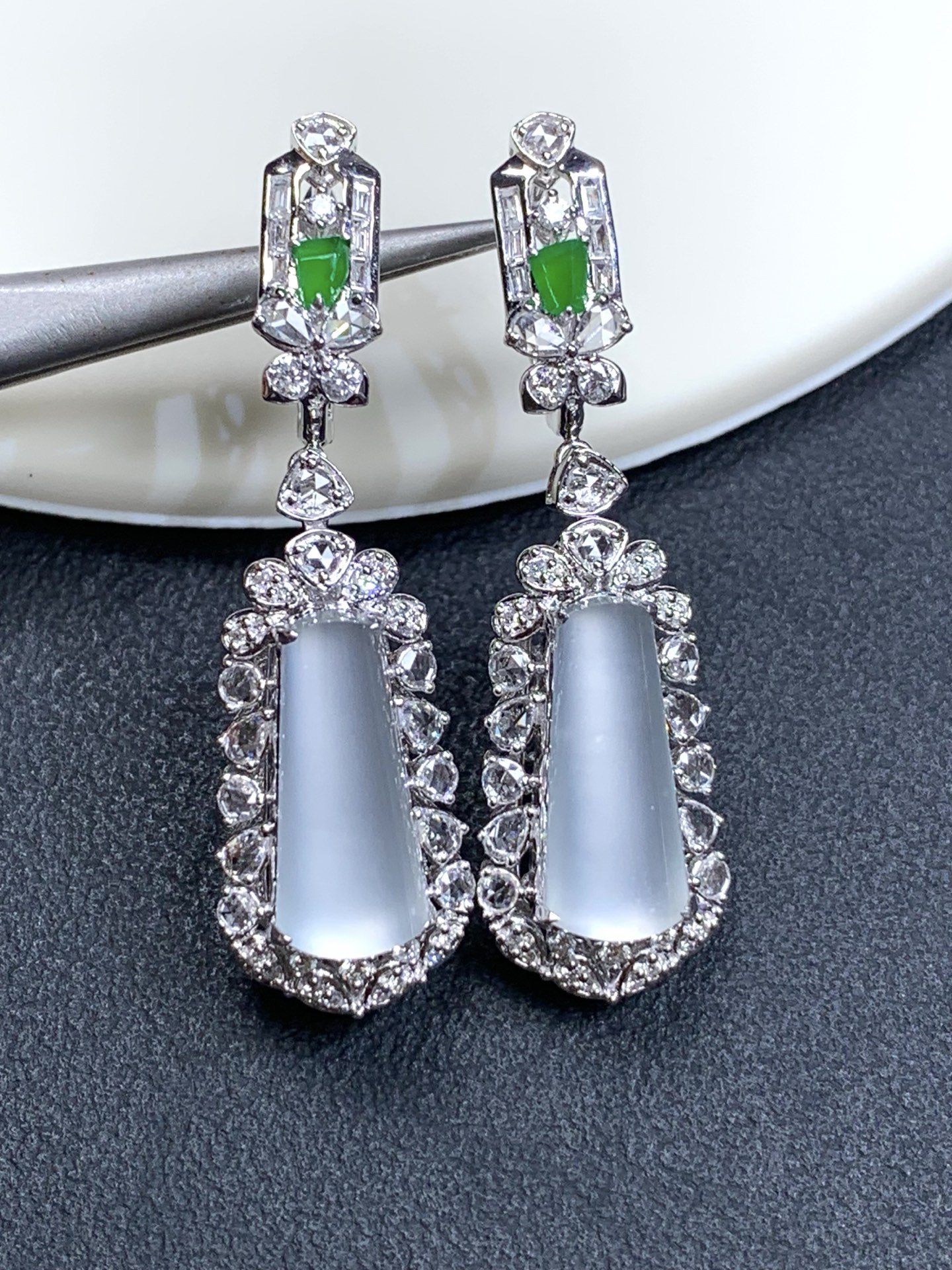 18k金镶嵌冰种玻璃无事柱耳包37.8/113/9，裸石14.6/7.2/4.8