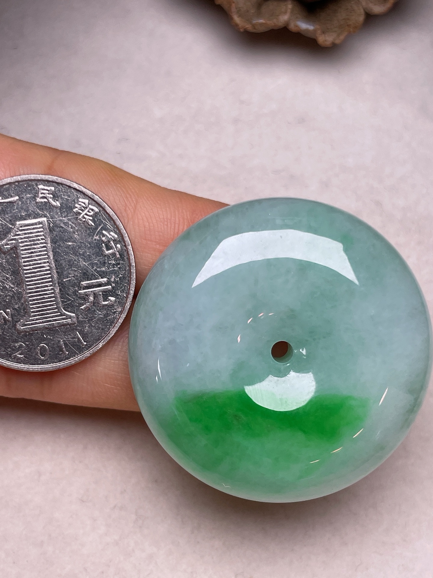 ️ 路路通，冰糯种俏色，无裂，尺寸38/12.2