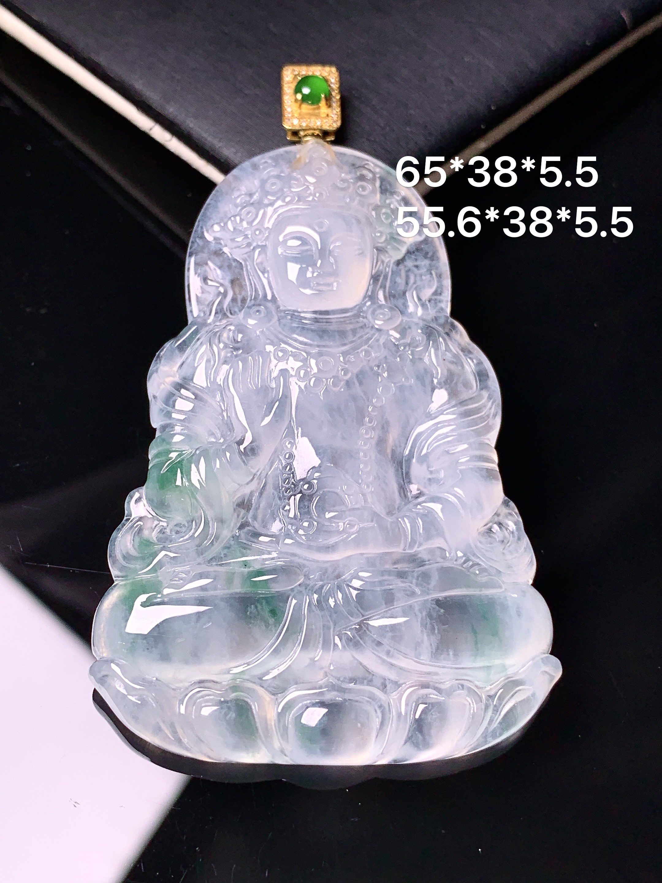 18k金钻镶嵌冰种飘绿观音吊坠 玉质细腻 色泽艳丽清新 水润亮眼 整体尺寸65*38*5.5h3