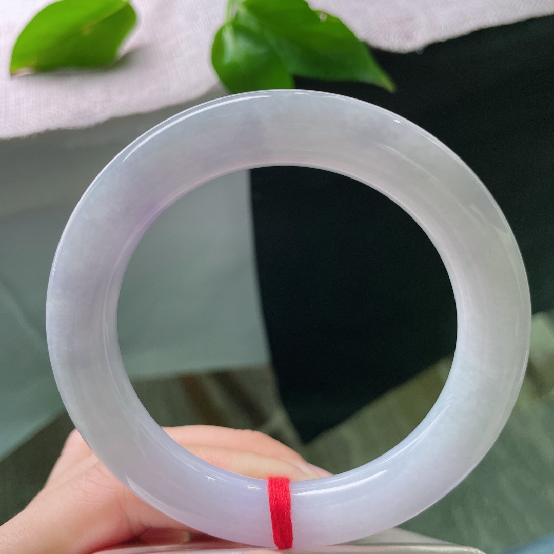 59.2/11.1，圆条，圆润饱满，种老，水头好，佩戴时尚美观，无裂，ss51877a