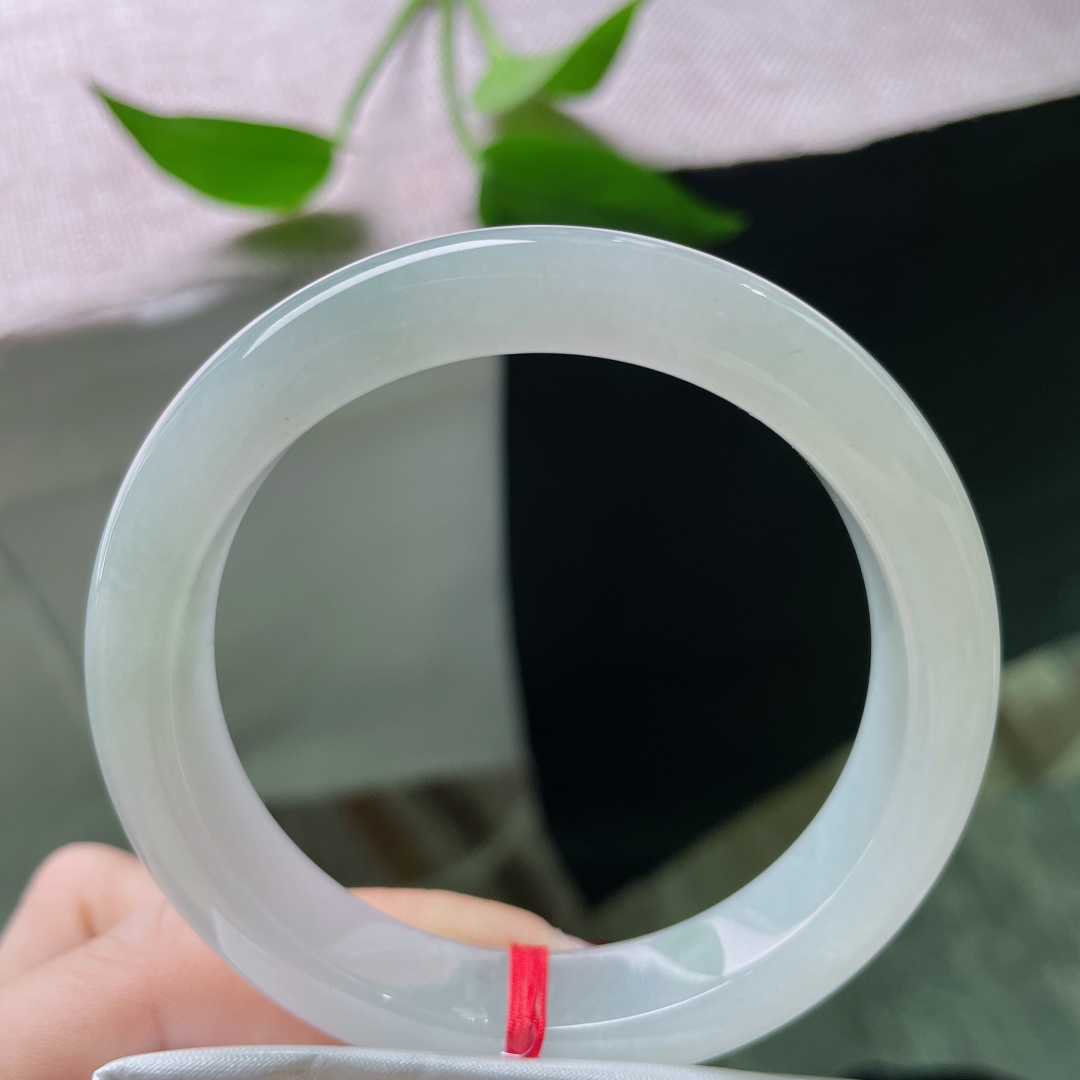 55.5/12/8，淡绿底正圈，冰清玉洁，落落大方，百搭，时尚，种老，无裂，ss49841a