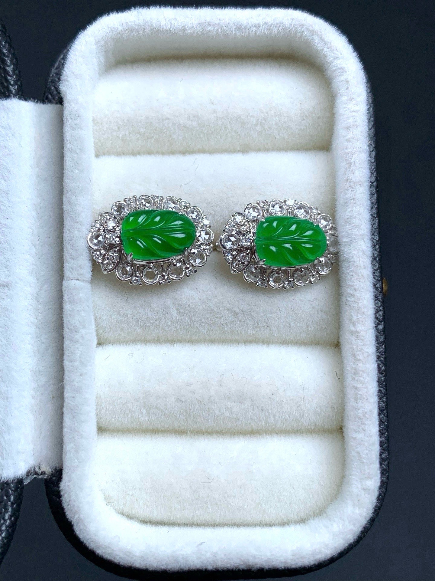 18k金钻豪华镶嵌冰起光阳绿叶子耳包13.7/9.8/6，裸石7.6/5.3/2.6