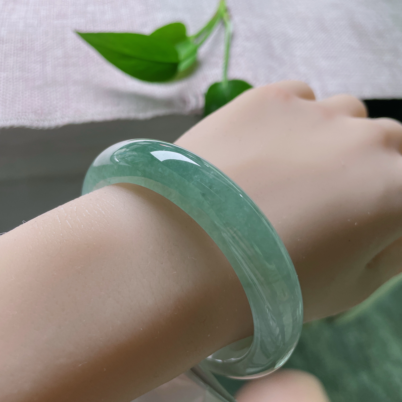 56.2/12.7/8.2，冰油正圈，湖水蓝，半山水意境感，盈盈一水间，ss50192a..