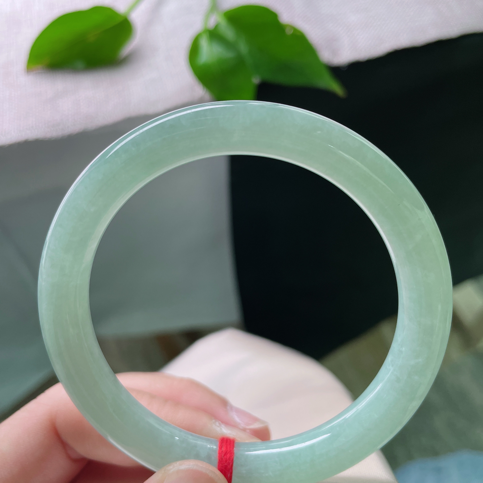 60.4/9.9果绿圆条，大圈口，料子细腻干净，心有清绿，自在欢喜，ss48994a..