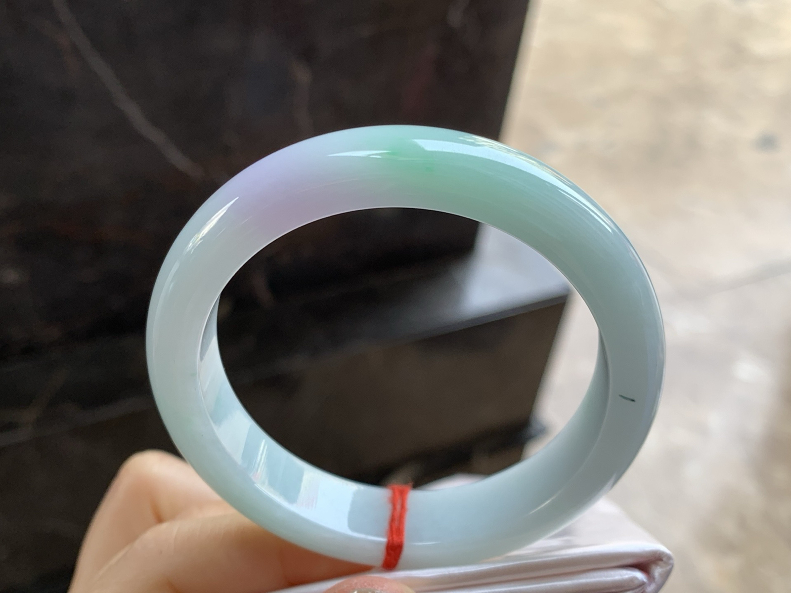 54.5-12.5-8.3

春带彩手镯^_^底子细腻 颜色漂亮小清新