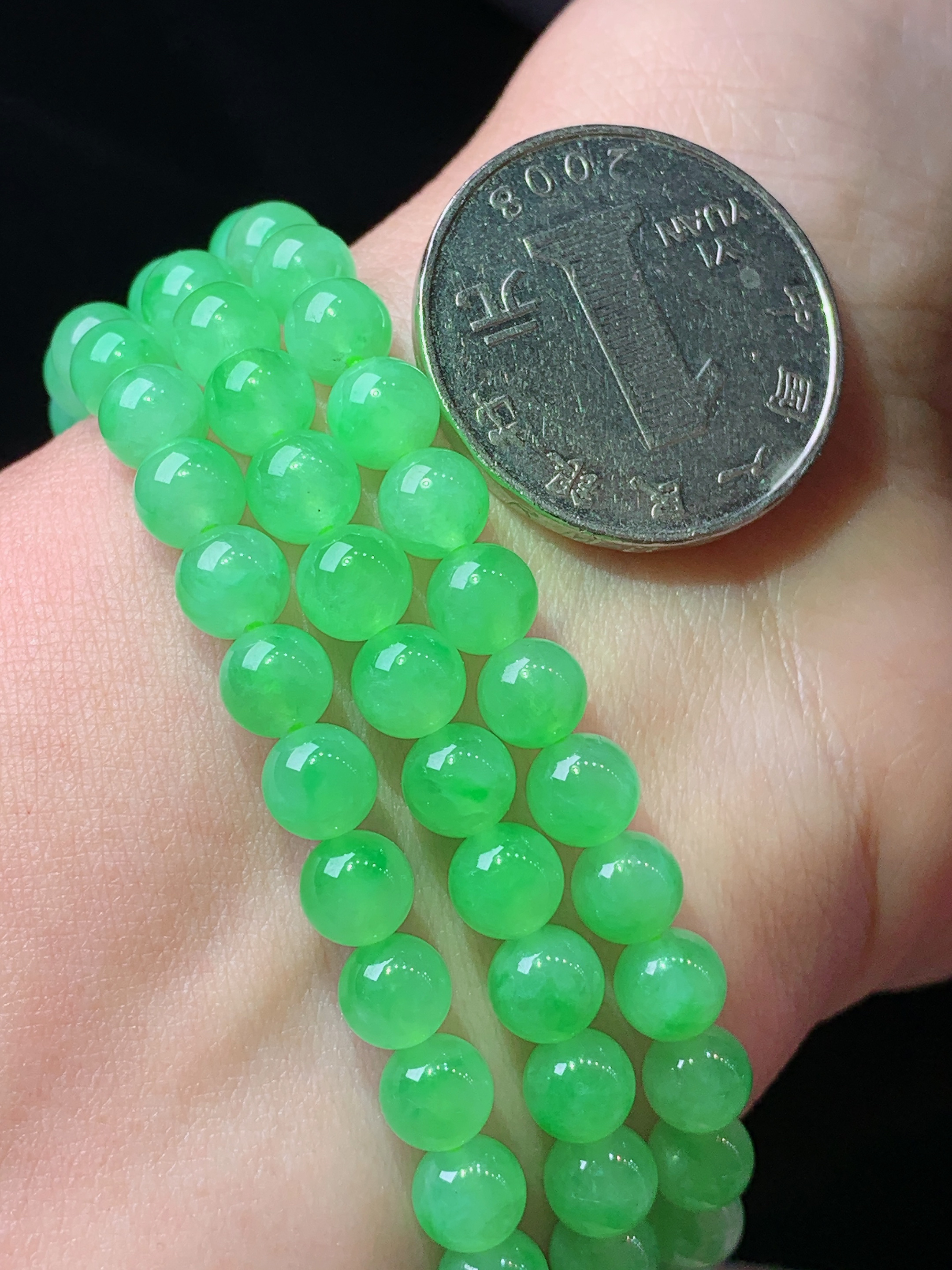 冰阳绿圆珠项链 玉质细腻 色泽艳丽清新 水润亮眼 整体尺寸6h3