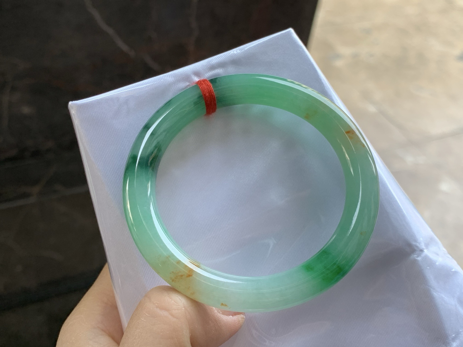 51.5-8.5

带色圆条手镯^_^肉质细腻 颜色漂亮有特色