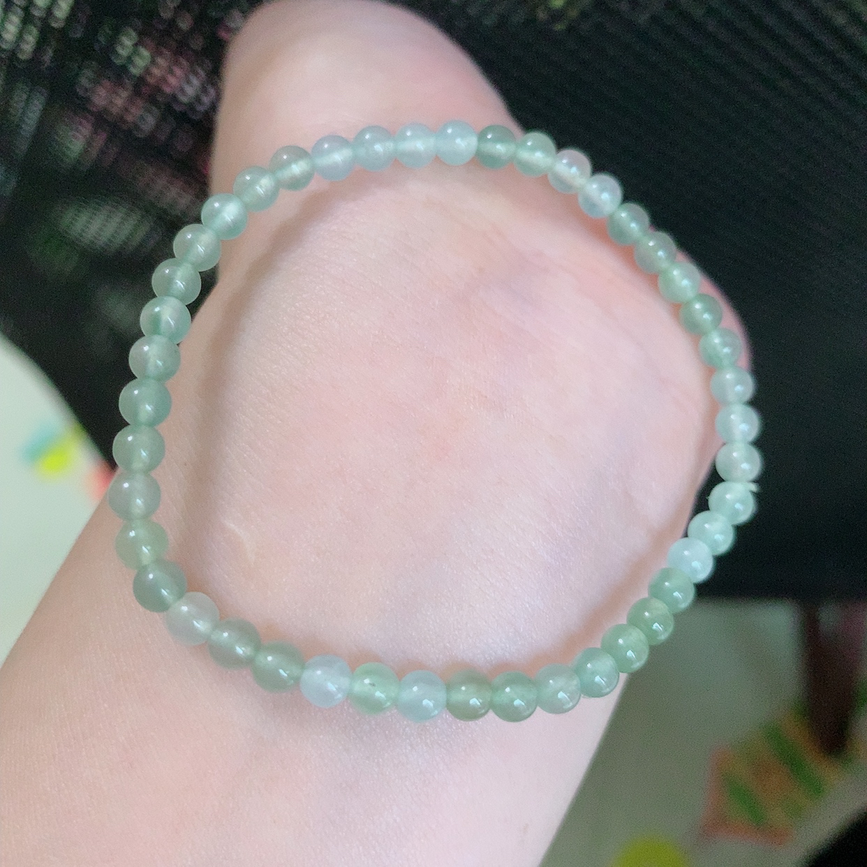 自然光实拍，冰种翡翠手串手链，种老水足，冰清玉润  颜色漂亮  #001.1取一尺寸3.8mm