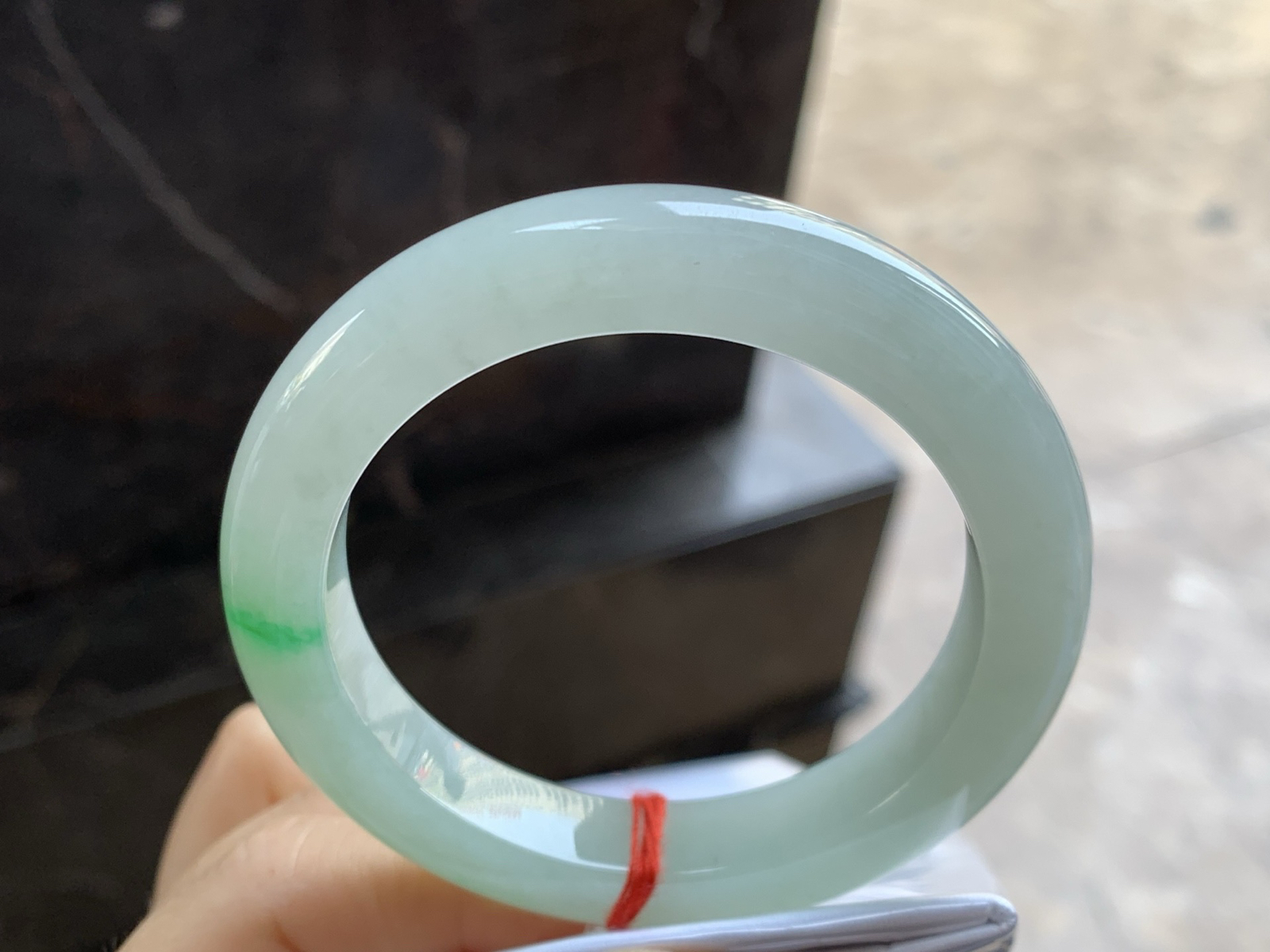 54-11.1-9.5

糯冰种带色手镯^_^有种有色～上手漂亮