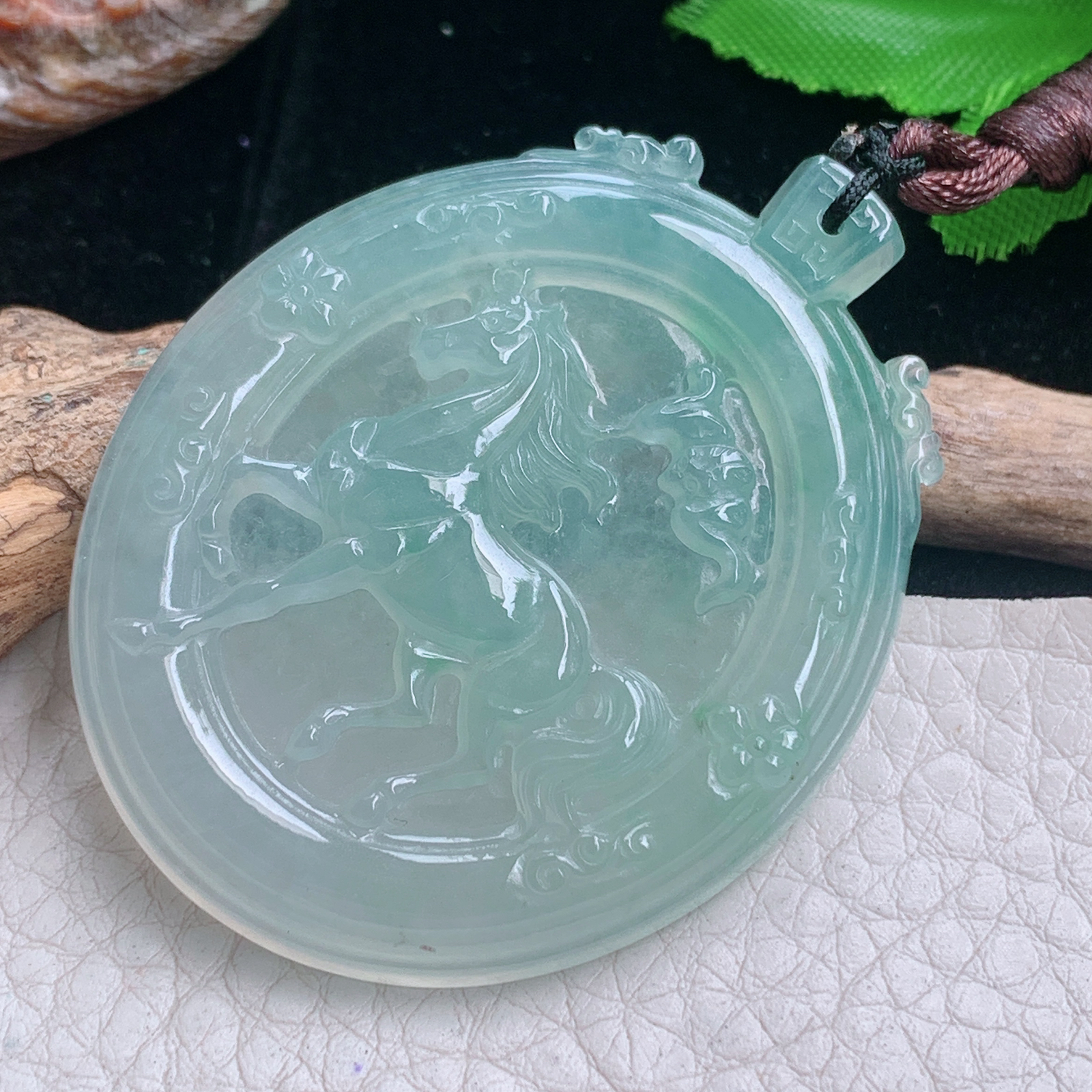 bg实拍50.8*41*5.3缅甸翡翠精雕冰绿立体马 生肖马玉吊坠 玉挂件