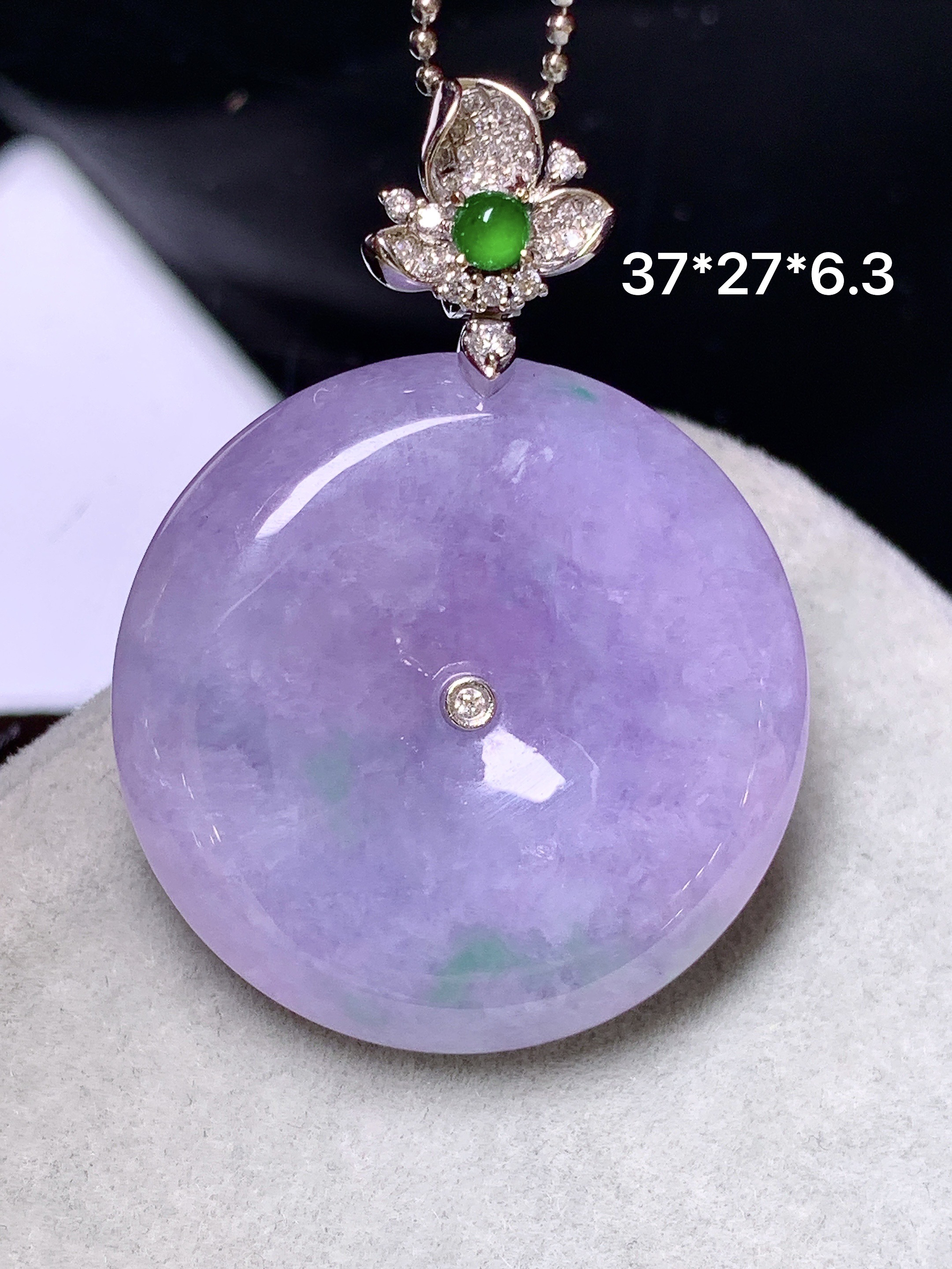 18k金钻镶嵌紫罗兰平安扣吊坠 玉质细腻 色泽艳丽清新 水润亮眼 整体尺寸37*27*6.3L2