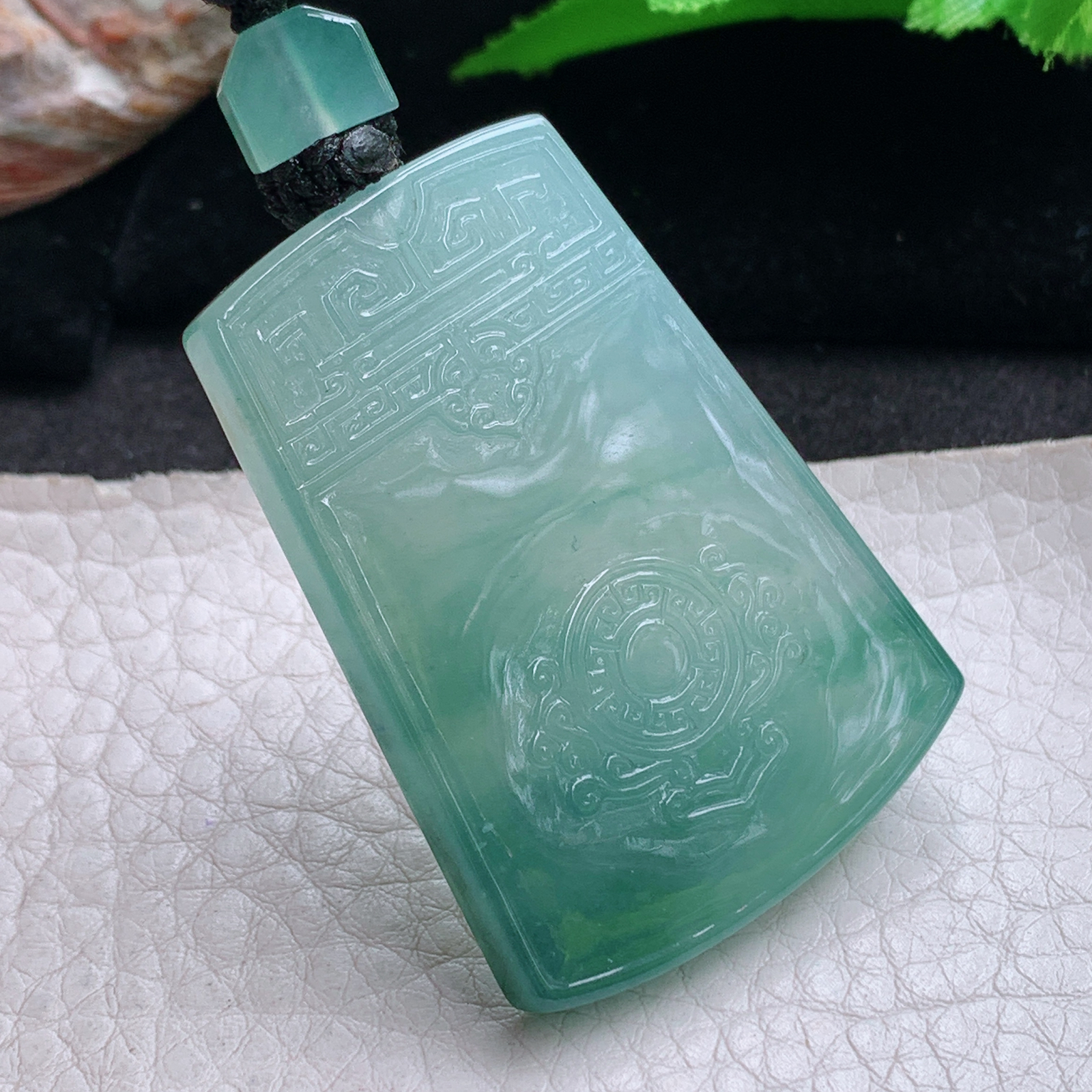 yl实拍45.6*32.8*5.5缅甸翡翠冰绿怀古雕冰飘花平安无事牌玉吊坠 玉挂件