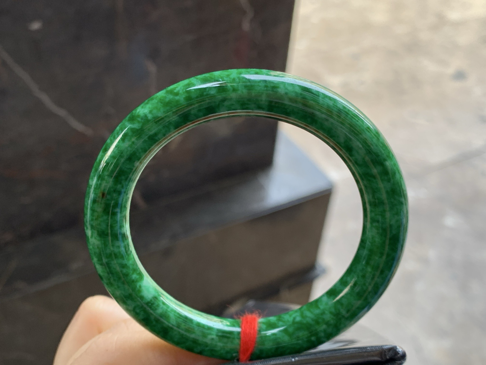 57-10.5

藓加绿圆条手镯^_^特色料子～