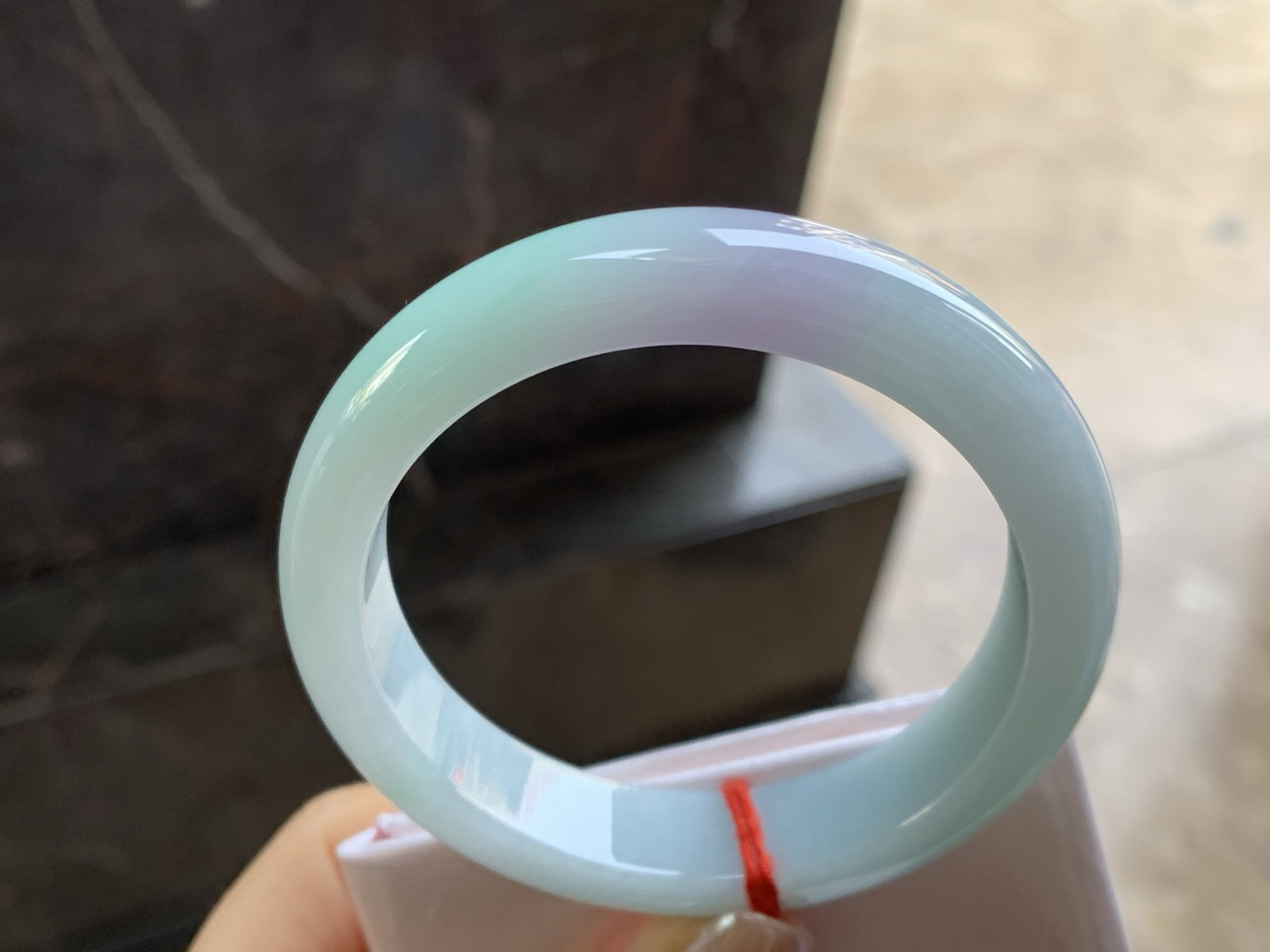 54.5-12.5-8.3

春带彩手镯^_^底子细腻 颜色漂亮小清新