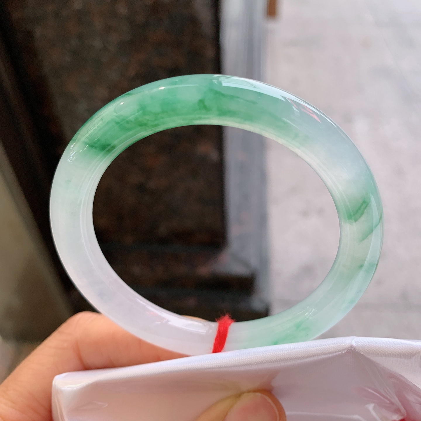 圆条冰飘绿花，有纹、有裂，尺寸：55/8.8，料子漂亮