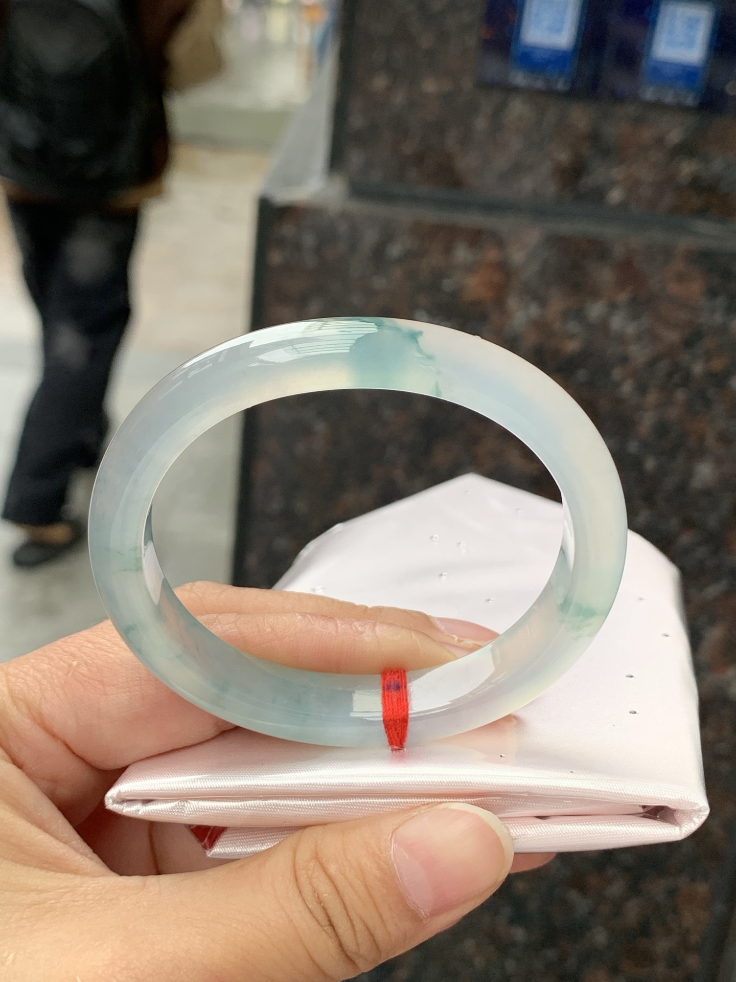 冰飘花贵妃，54.2-47.5-10.2-7，0424-N525，底妆冰透，胶润细腻，蓝花灵动飘逸，