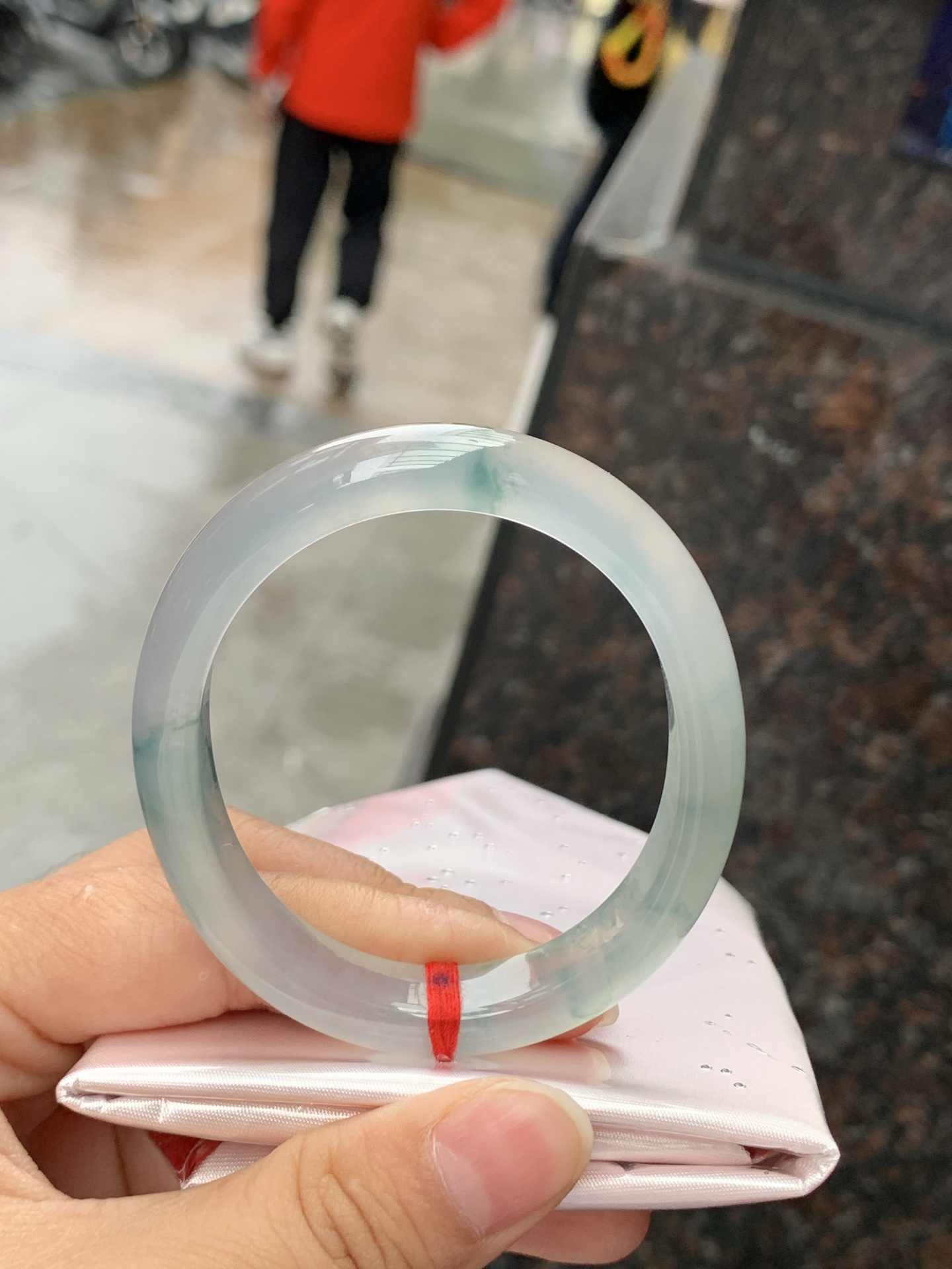 冰飘花贵妃，54.2-47.5-10.2-7，0424-N525，底妆冰透，胶润细腻，蓝花灵动飘逸，勾勒出一幅唯美诗意的山水意境画，古典优雅又秀气，无裂