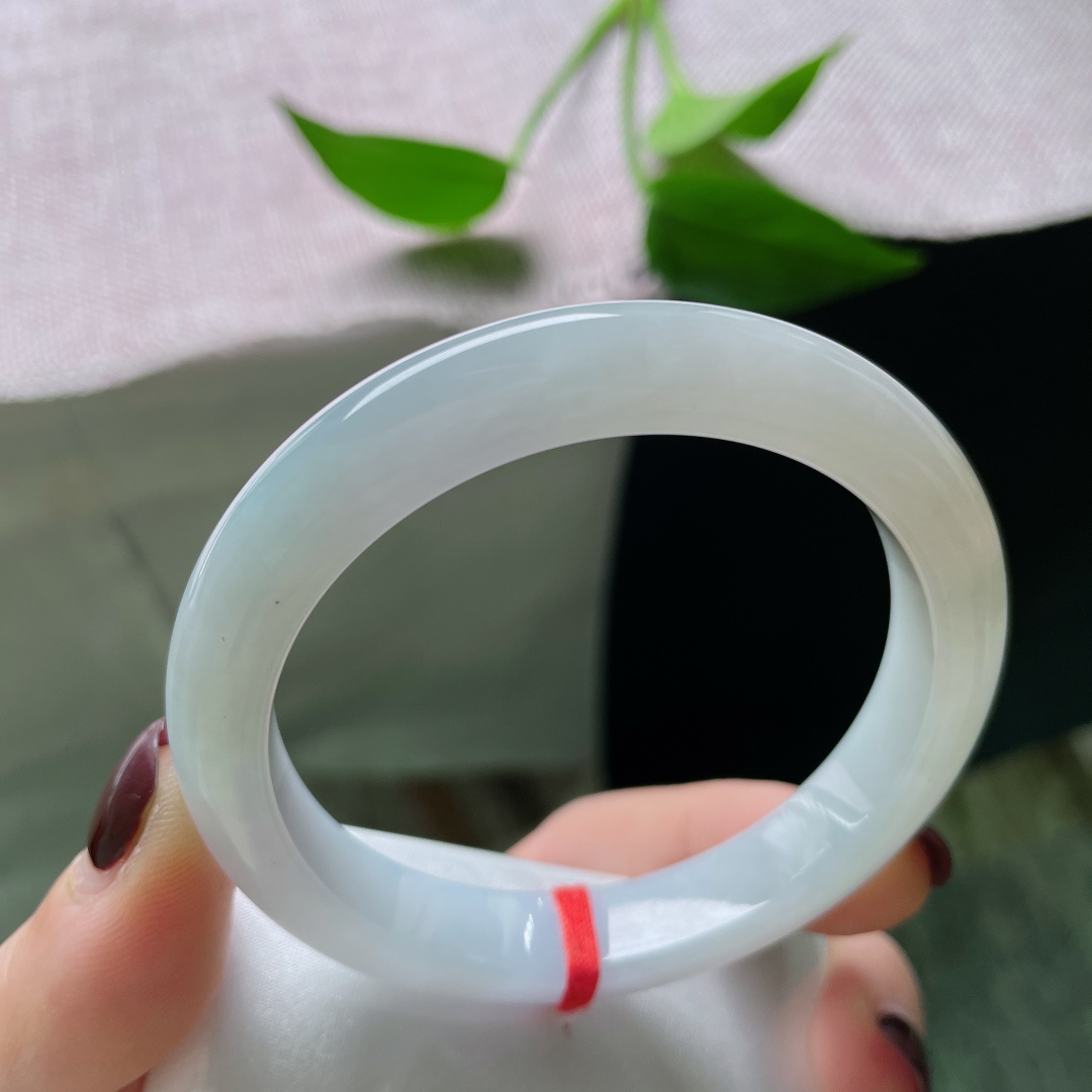 56.2/11.1/7.8，蓝紫正圈，水润细腻，种老，韵味中透露着优雅，洒金，无裂，ss51569a