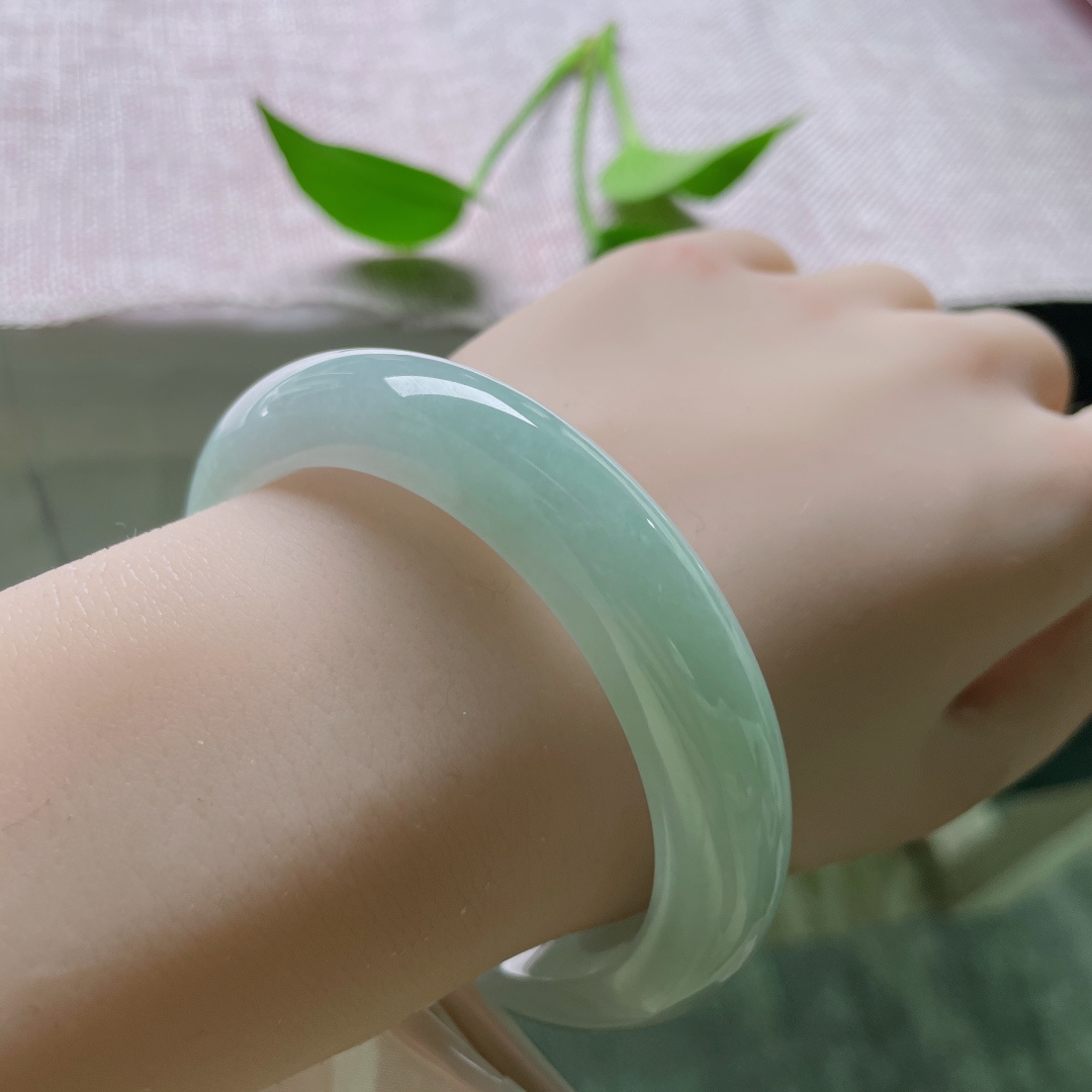 56.8/12.2/8.8，蓝底正圈，清丽脱俗，肉质细腻干净，纤尘不染，无裂，ss50878a