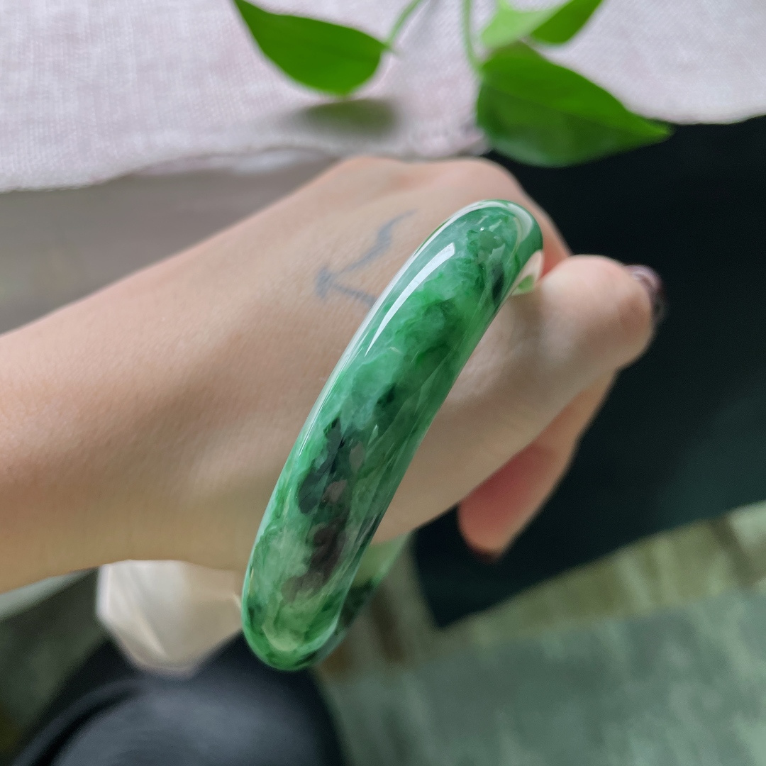 56/12/7.8，飘花正圈，在柔润的质地里，开出一小朵柔软的沉默。晶体，ss51404a