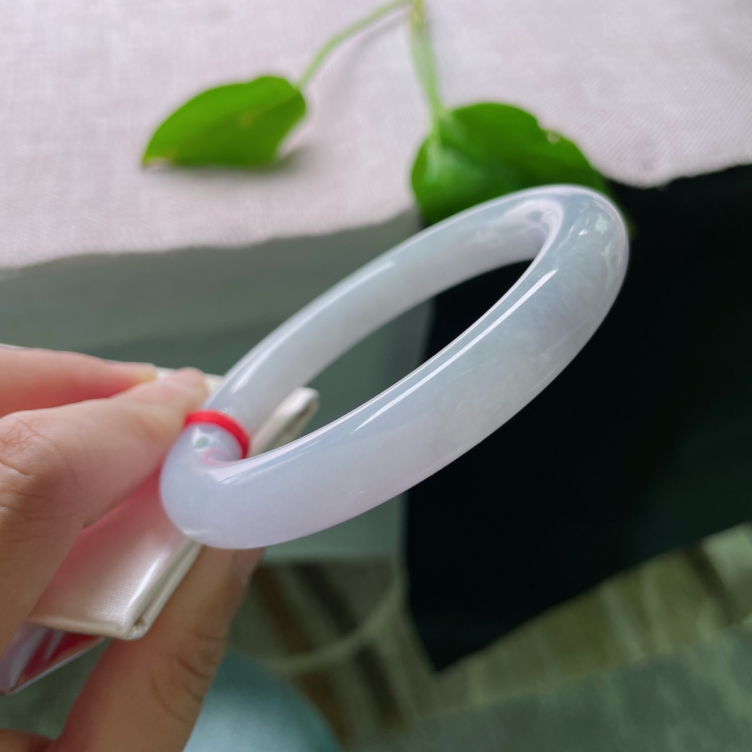 59.2/11.1，圆条，圆润饱满，种老，水头好，佩戴时尚美观，无裂，ss51877a