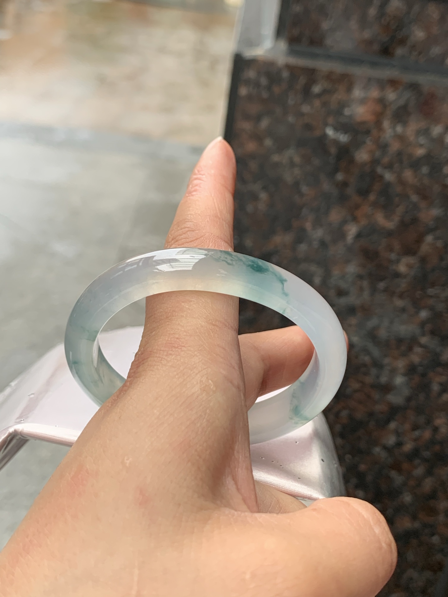 冰飘花贵妃，54.2-47.5-10.2-7，0424-N525，底妆冰透，胶润细腻，蓝花灵动飘逸，勾勒出一幅唯美诗意的山水意境画，古典优雅又秀气，无裂