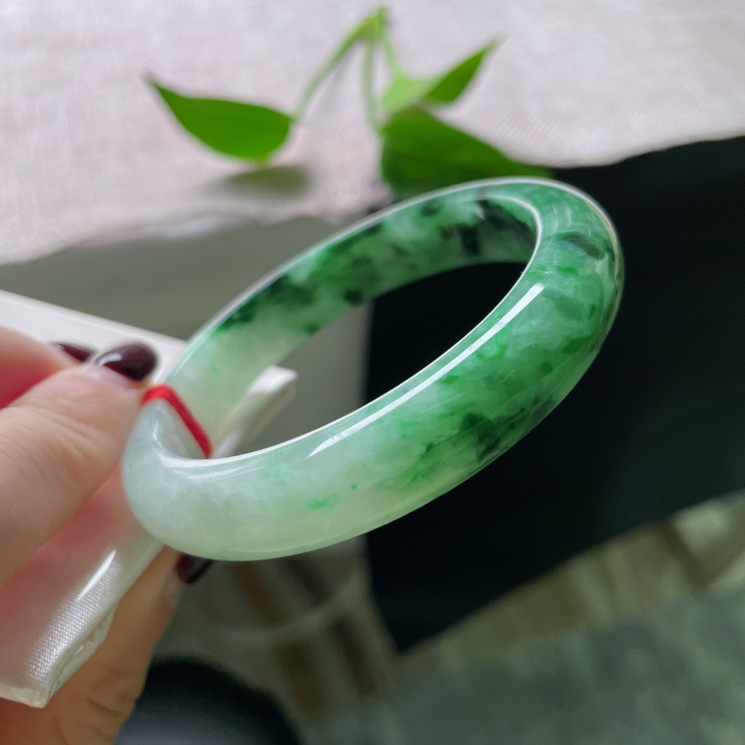 56/12/7.8，飘花正圈，在柔润的质地里，开出一小朵柔软的沉默。晶体，ss51404a