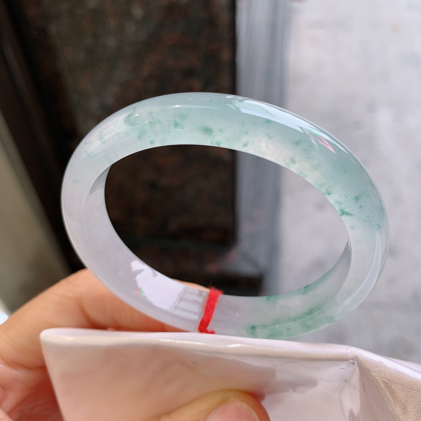 贵妃冰飘花，无裂，尺寸：54/45/10.6/7.5，冰润