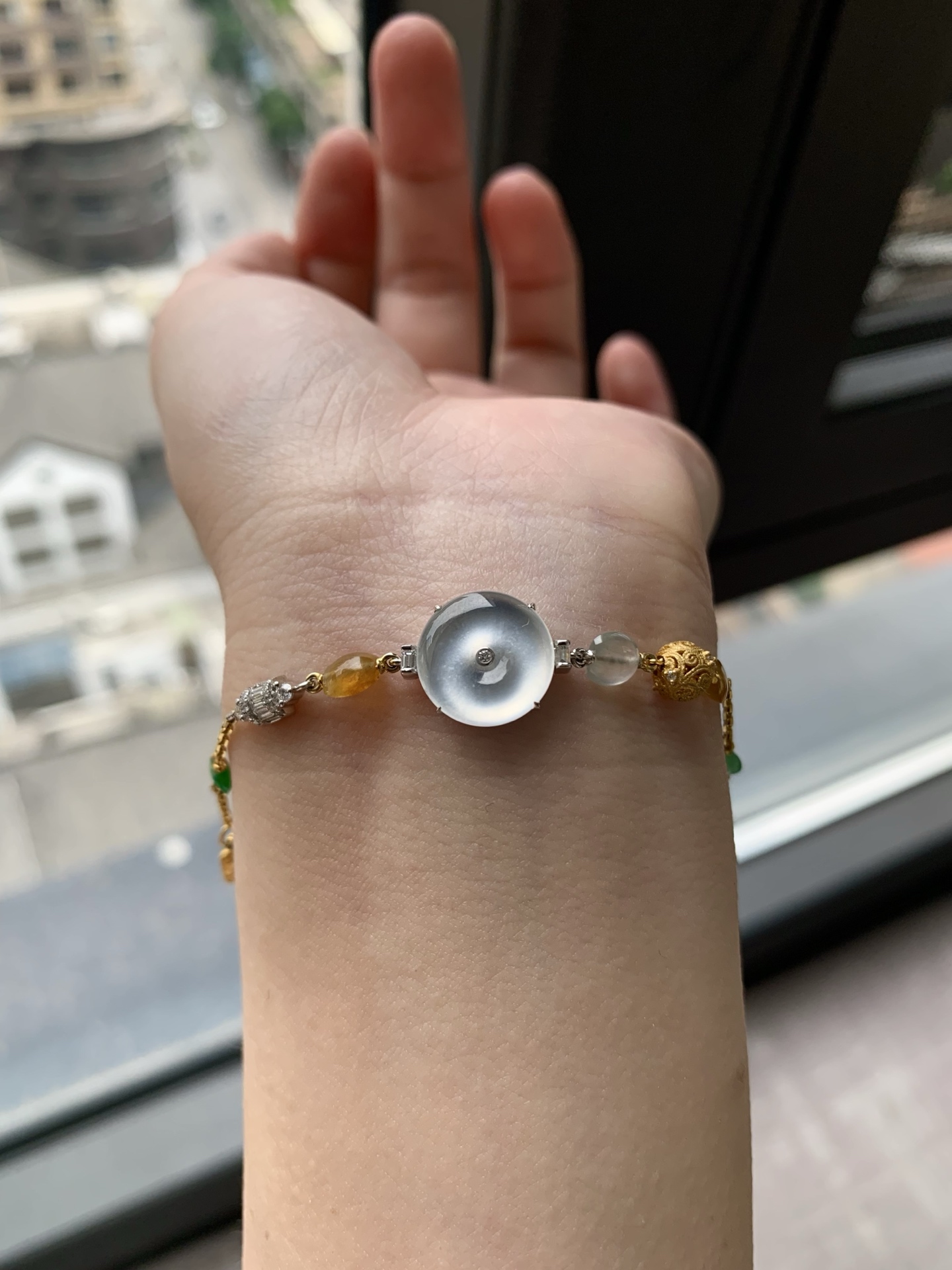 ️，18k金镶嵌花件手链，种老细腻，色阳浓郁起胶，尺寸：长度：19，成品：14.5/11.9/4.1，裸石：11.9，b17423