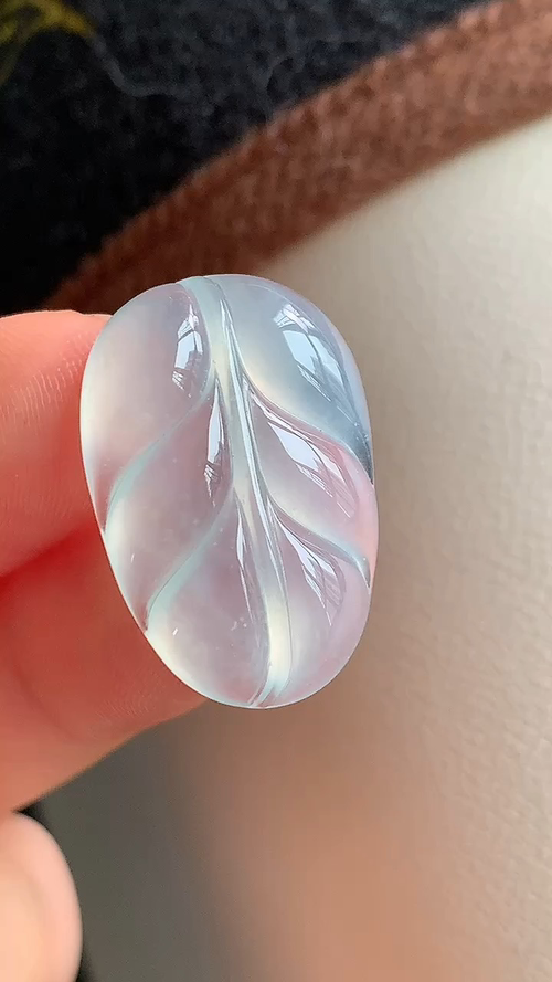 ️天然翡翠，冰透树叶，无裂，尺寸24/16/4.8，aj423