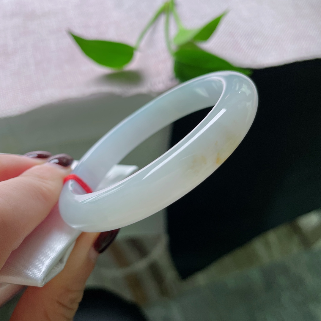 56.2/11.1/7.8，蓝紫正圈，水润细腻，种老，韵味中透露着优雅，洒金，无裂，ss51569a