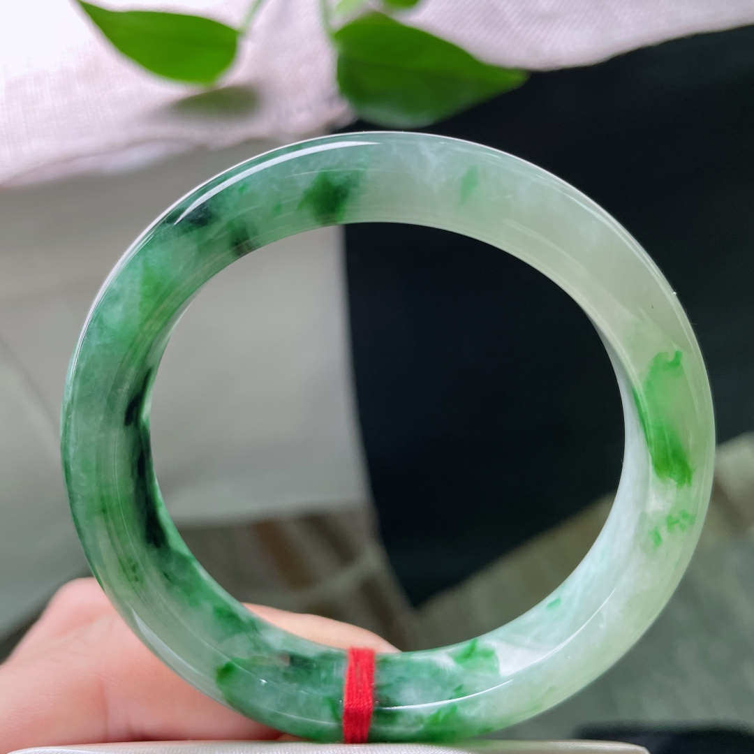 56/12/7.8，飘花正圈，在柔润的质地里，开出一小朵柔软的沉默。晶体，ss51404a