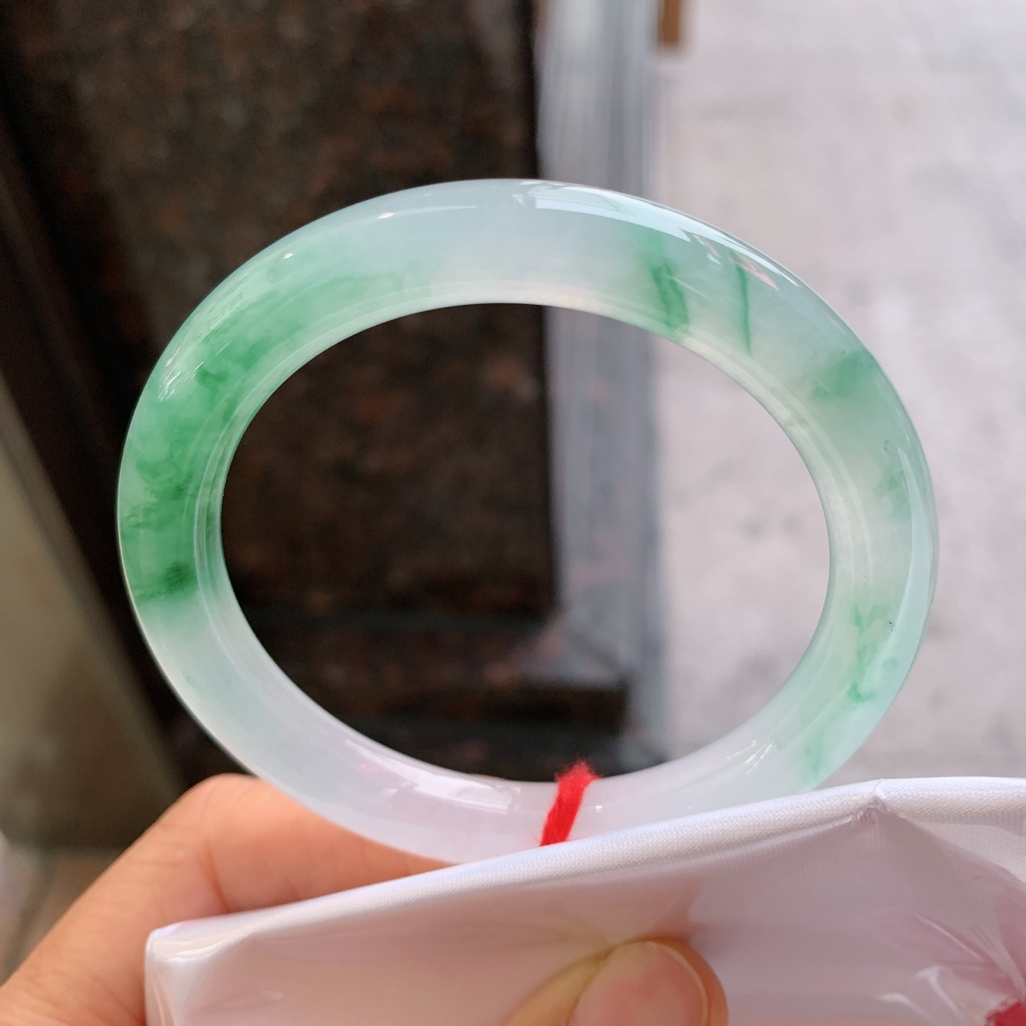 圆条冰飘绿花，有纹、有裂，尺寸：55/8.8，料子漂亮