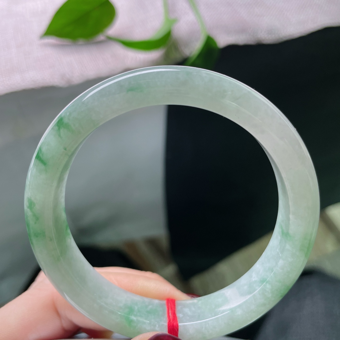 57.2/12/8，飘花正圈，水润，花色灵动飘逸，活泼不失大气婉约，无裂，ss50757a