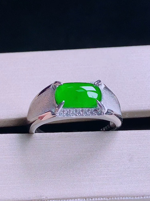 925银马鞍戒指，无裂，尺寸裸石10/7.2/4.3，编号18u9  23