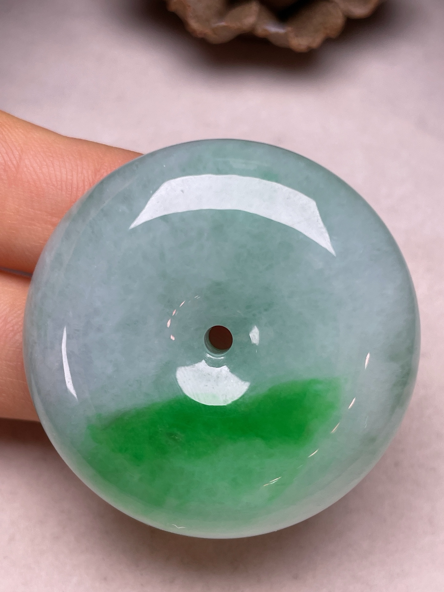 ️ 路路通，冰糯种俏色，无裂，尺寸38/12.2