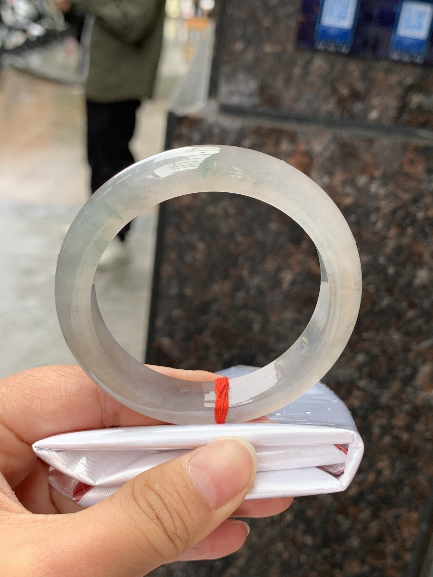 冰茶色正圈，53.1-12-8.5，0424-N530，底妆冰润，珠光宝气的冰咖啡，有种复古难得一见