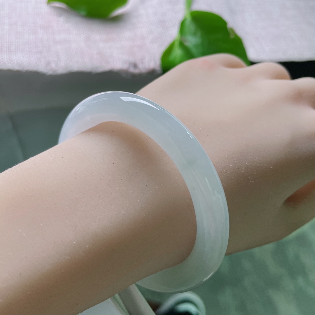 55/8.9，白月光圆条，冰润皎洁，素雅大方，不思量，自难忘。无裂，ss47881a