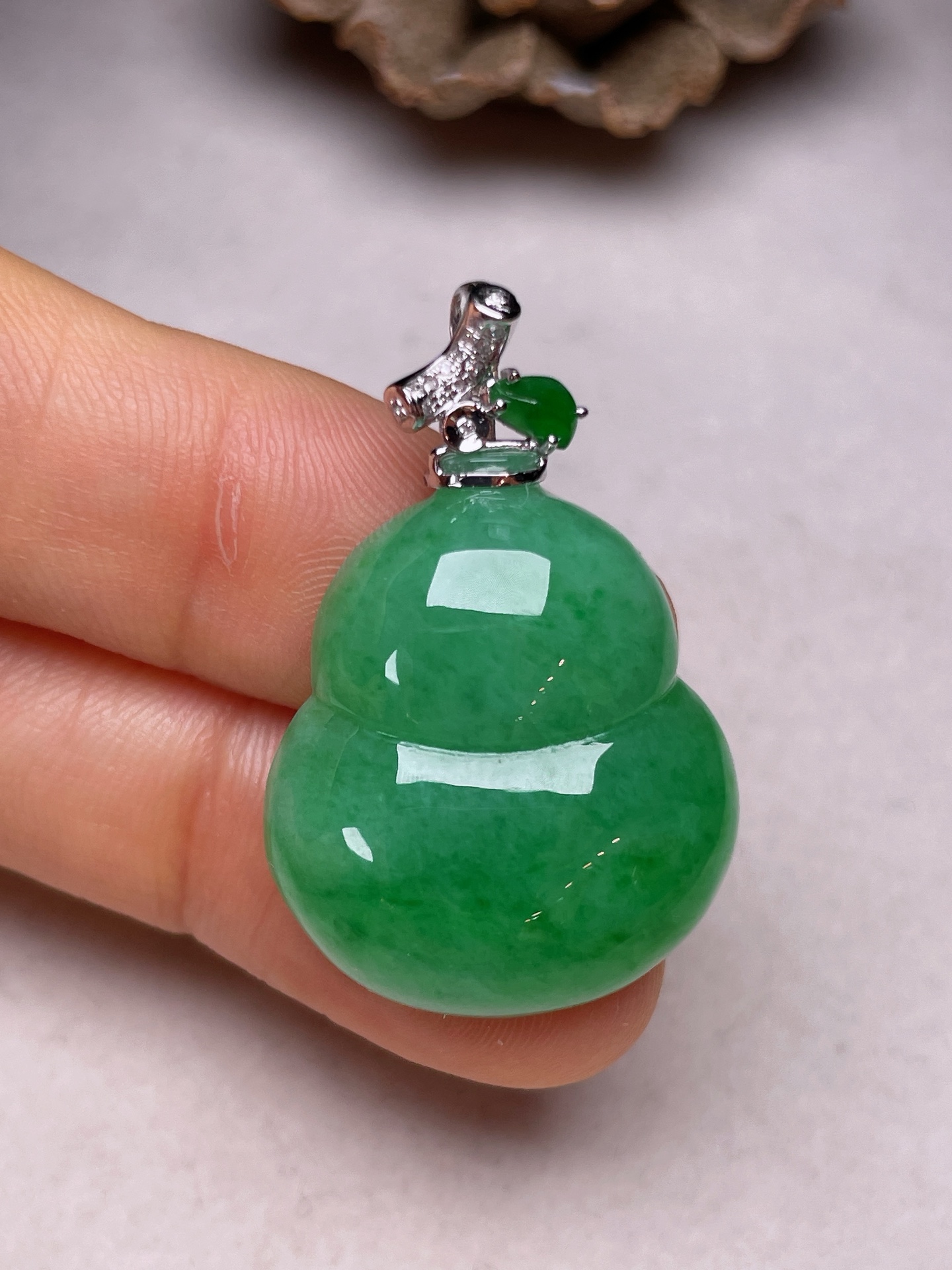 ️ 18k金镶葫芦，冰糯种满色，无裂，一手货源整体长32.5