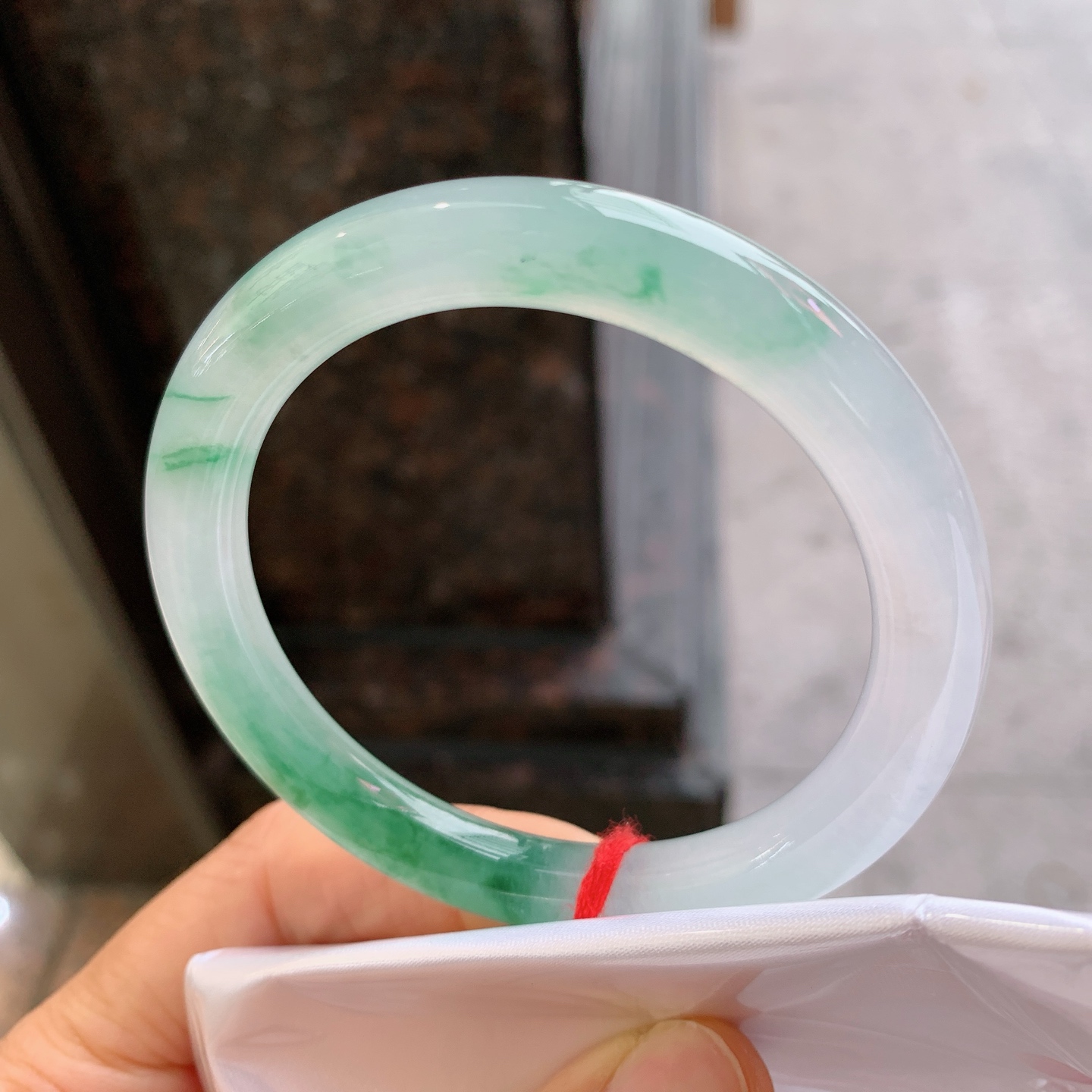 圆条冰飘绿花，有纹、有裂，尺寸：55/8.8，料子漂亮