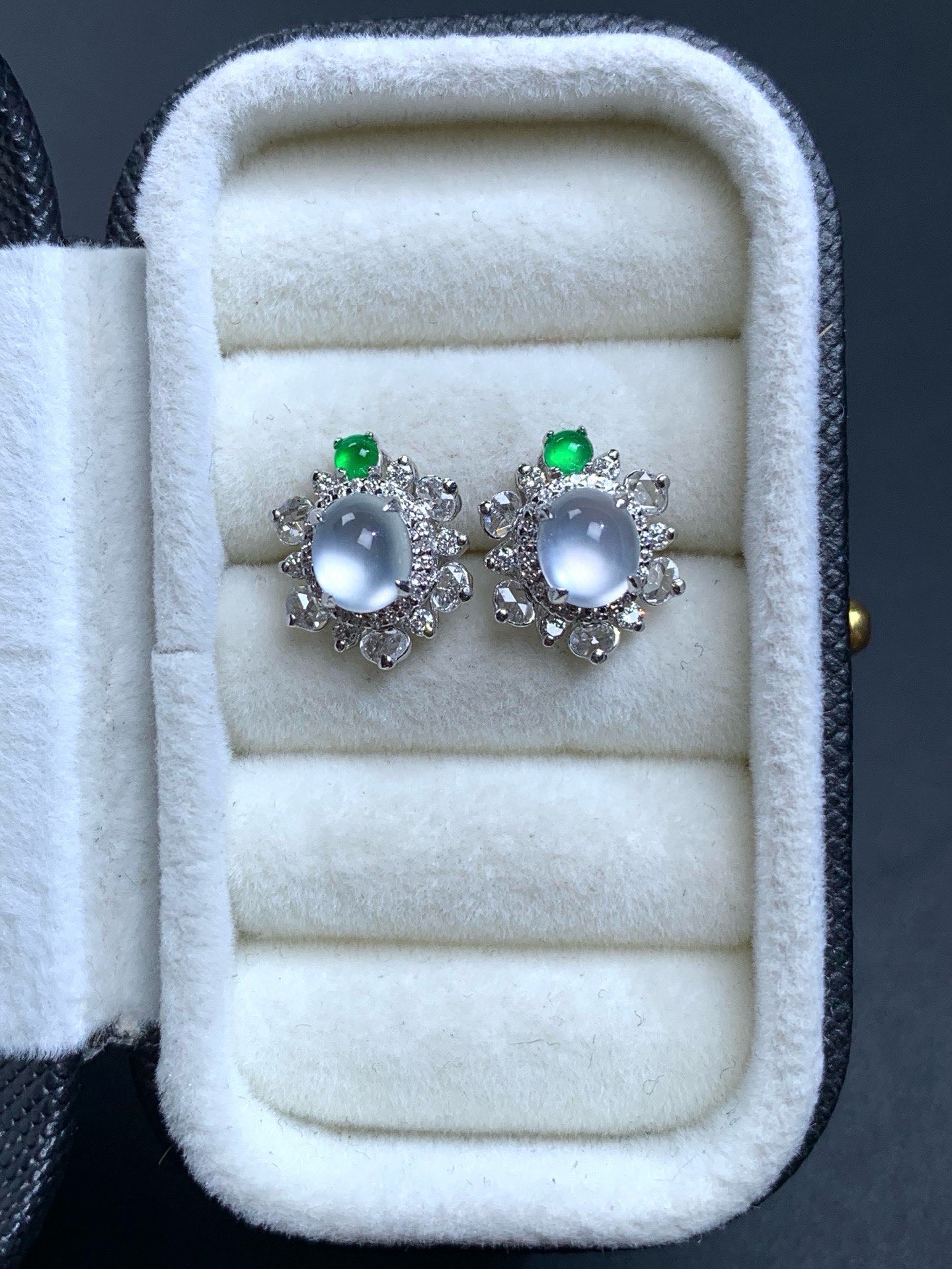 18k金镶嵌冰种炸光蛋面耳钉11.8/9.8/7.6，裸石5.8/5/4