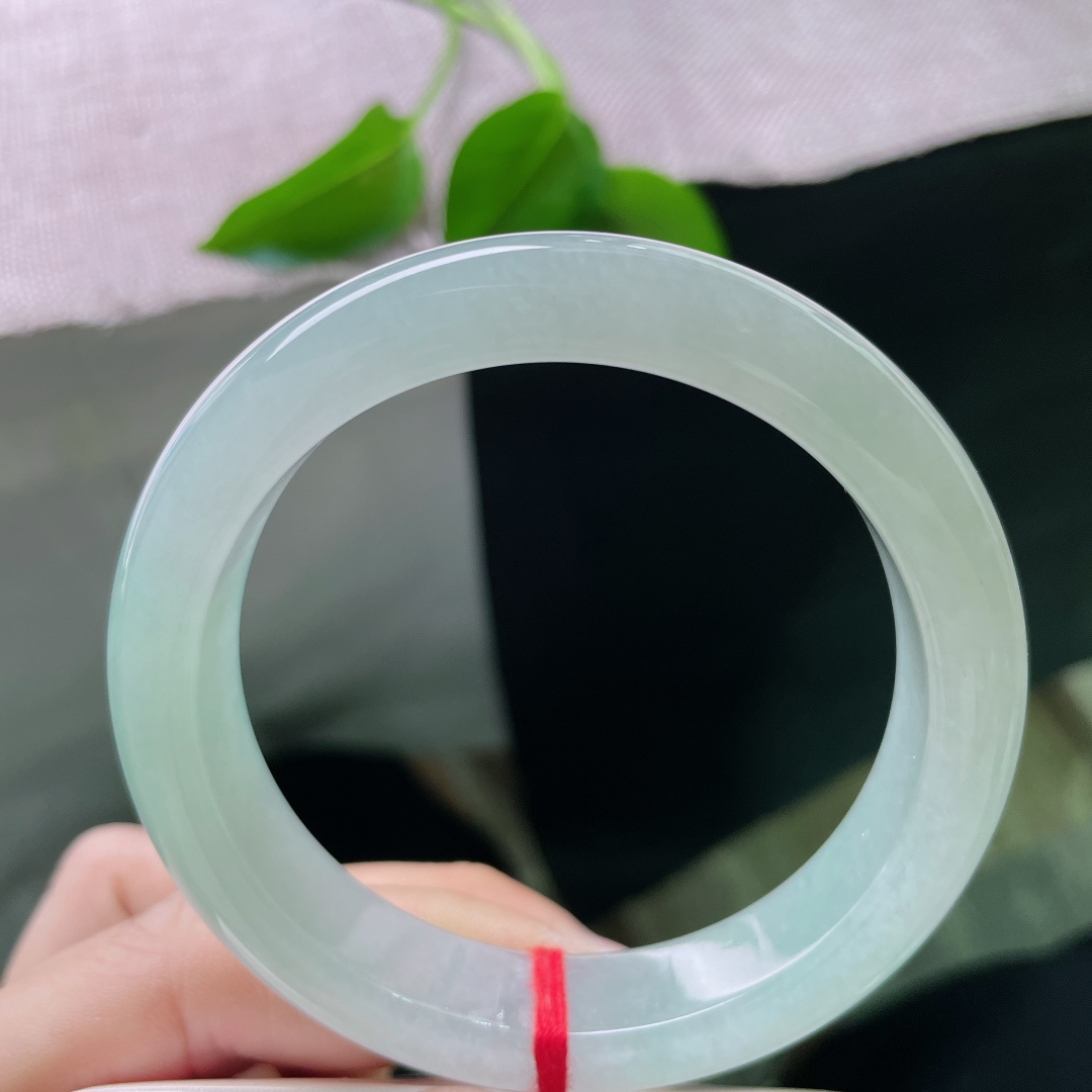 57.1/12.9/8.8，冰晴底正圈，沧海明月，一汪晴水蓝，圈住腕间的整片天空与海。无裂，ss51890a