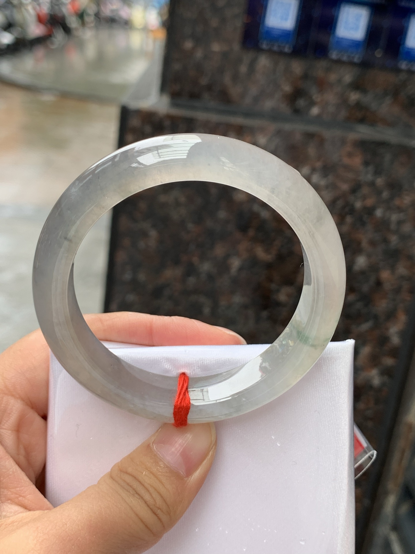 冰茶色正圈，53.1-12-8.5，0424-N530，底妆冰润，珠光宝气的冰咖啡，有种复古难得一见的清冷感，无裂