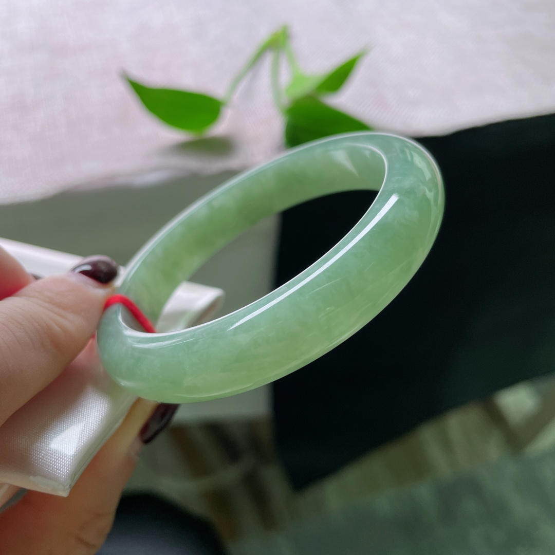 54.5/11.6/7.6，绿底正圈，湖水一般平静致远，种老，清透，无裂，ss51984a