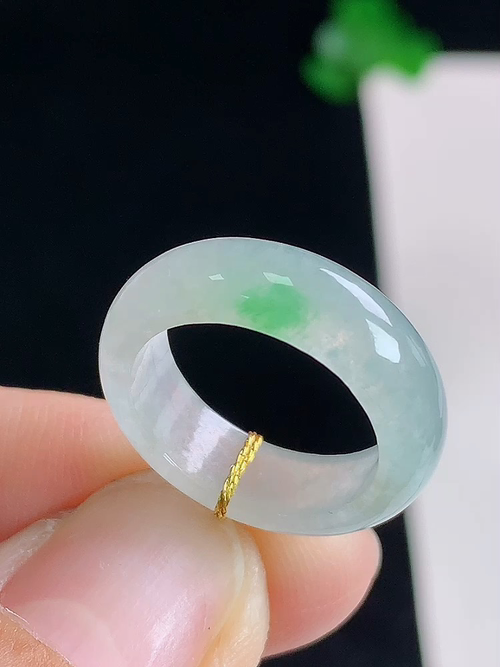 冰飘绿指环，无裂，尺寸15.2/5.7/3，8号，№:y231044  20