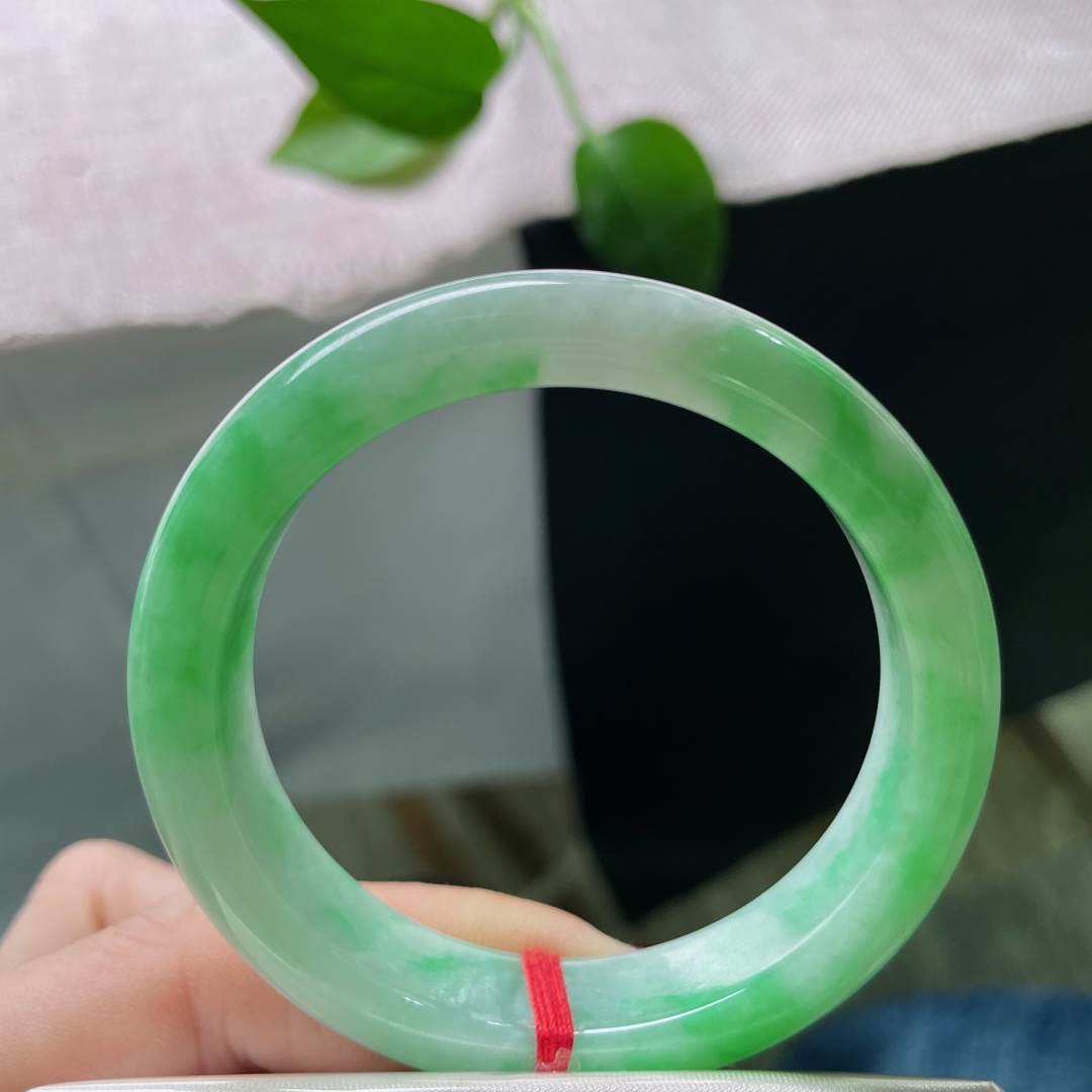 50.9/11.7/7.8，飘阳绿正圈，满室生春，腕间生辉，悦人悦己，有棉线，ss51272a