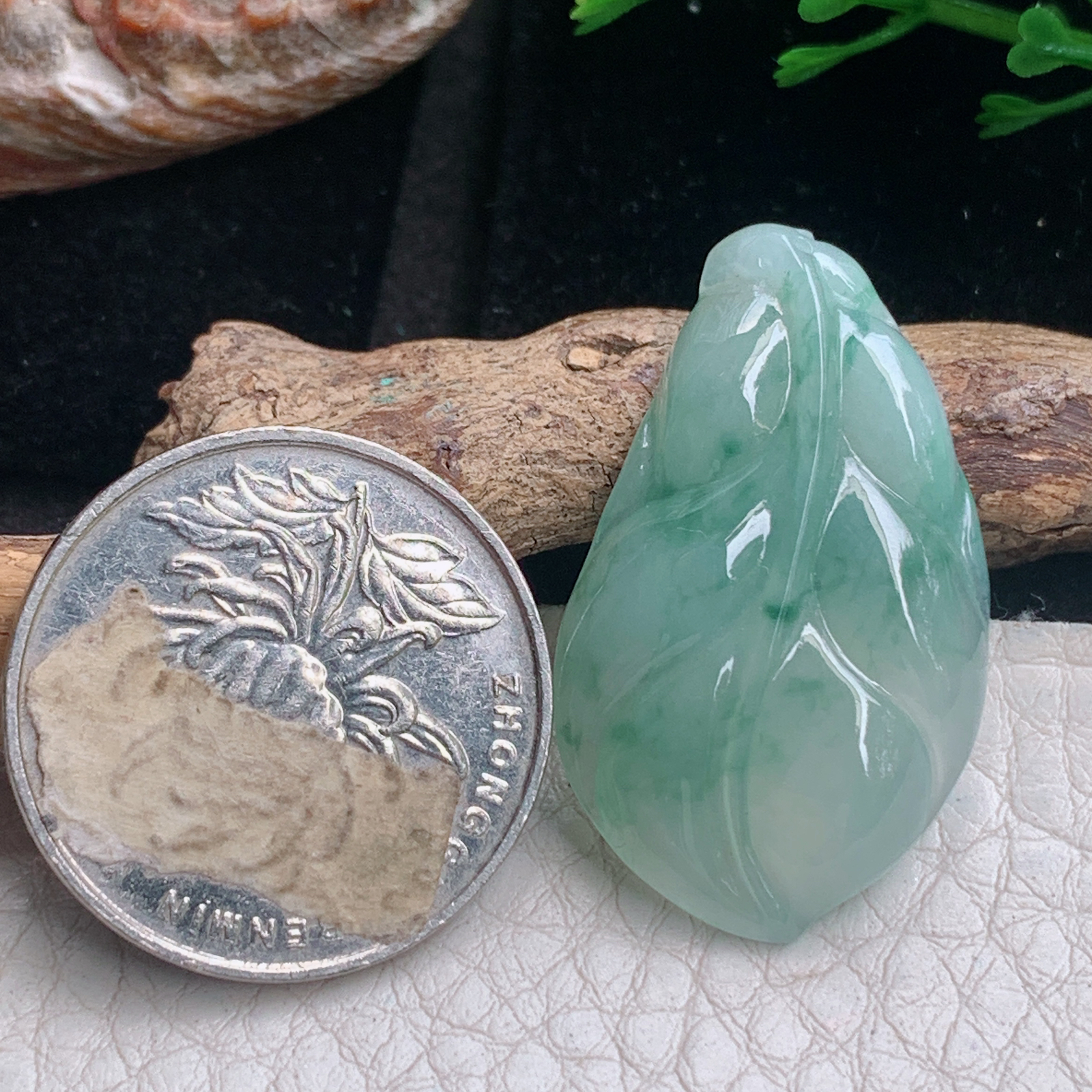 lz实拍33*19.8*4.8特色天然缅甸翡翠随形大业有成 叶子玉吊坠 玉挂件