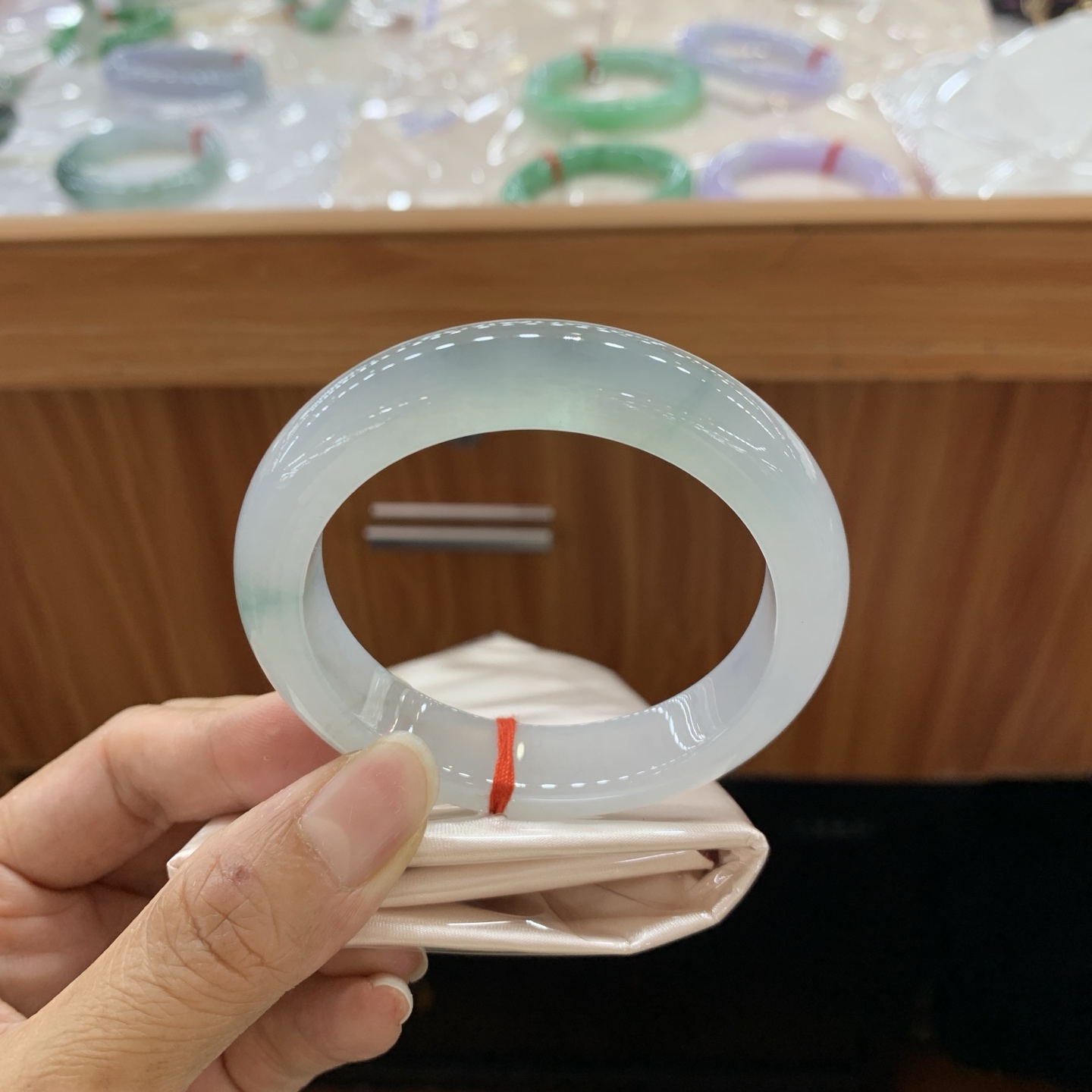 042332JM  冰飘花正圈翡翠手镯  54.5-12.7-9.2，编号042332JM